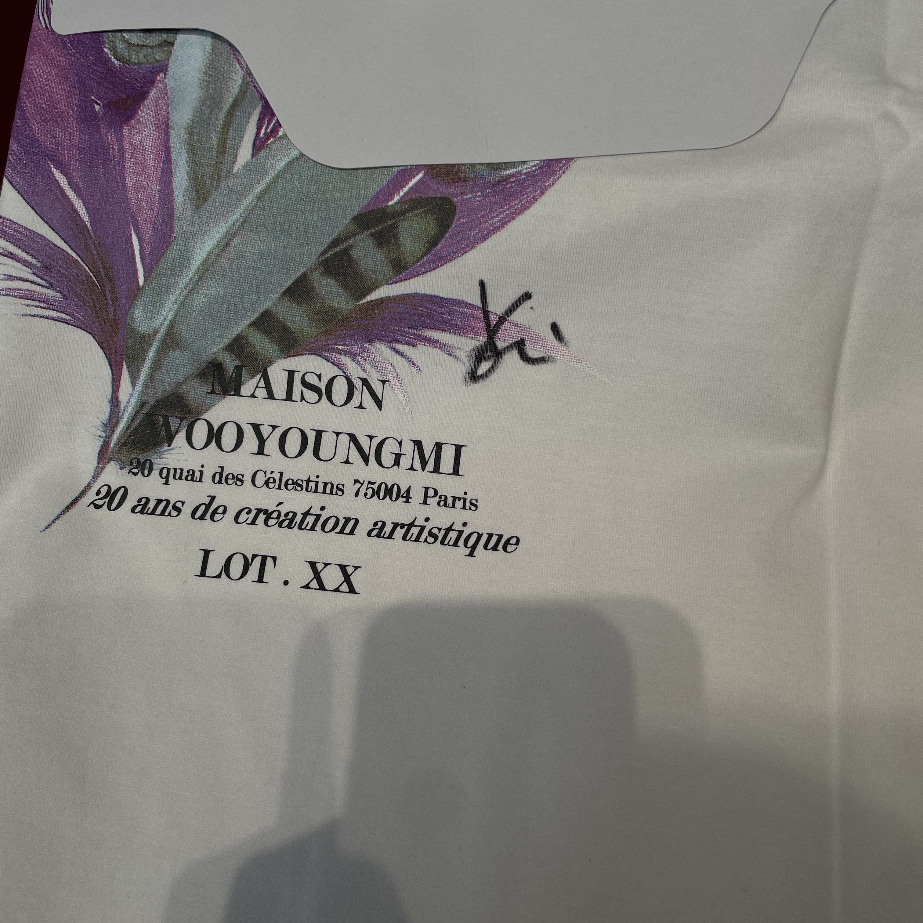 Wooyoungmi Feather Back Logo T-Shirt White - 23SS 착용 스타일 - 2