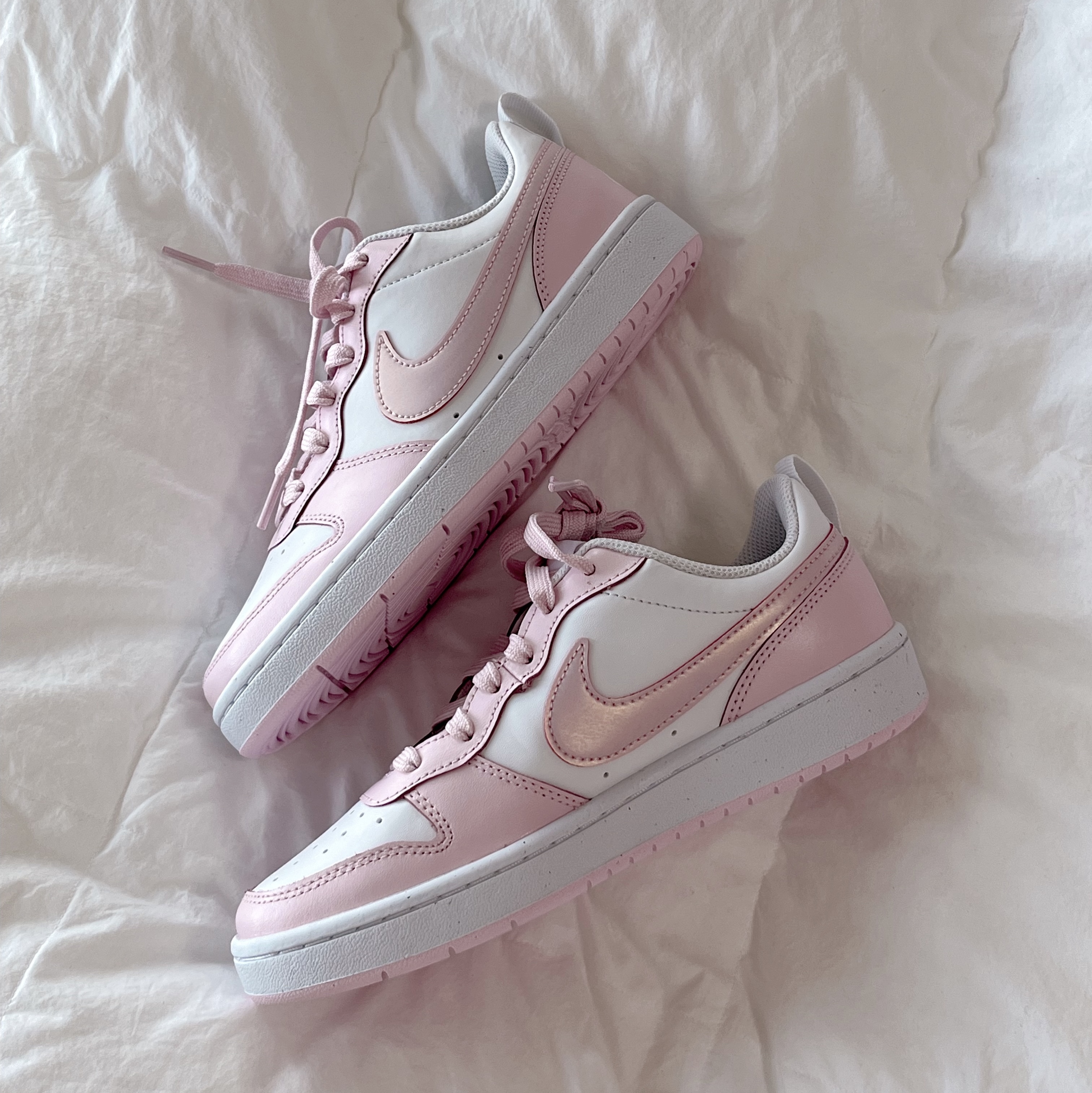 (GS) Nike Court Borough 2 SE White Pink Foam 착용 스타일 - 1