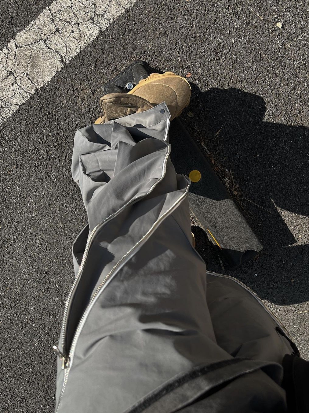 [KREAM 단독] AOP Kukano Shell Pants Grey 착용 스타일