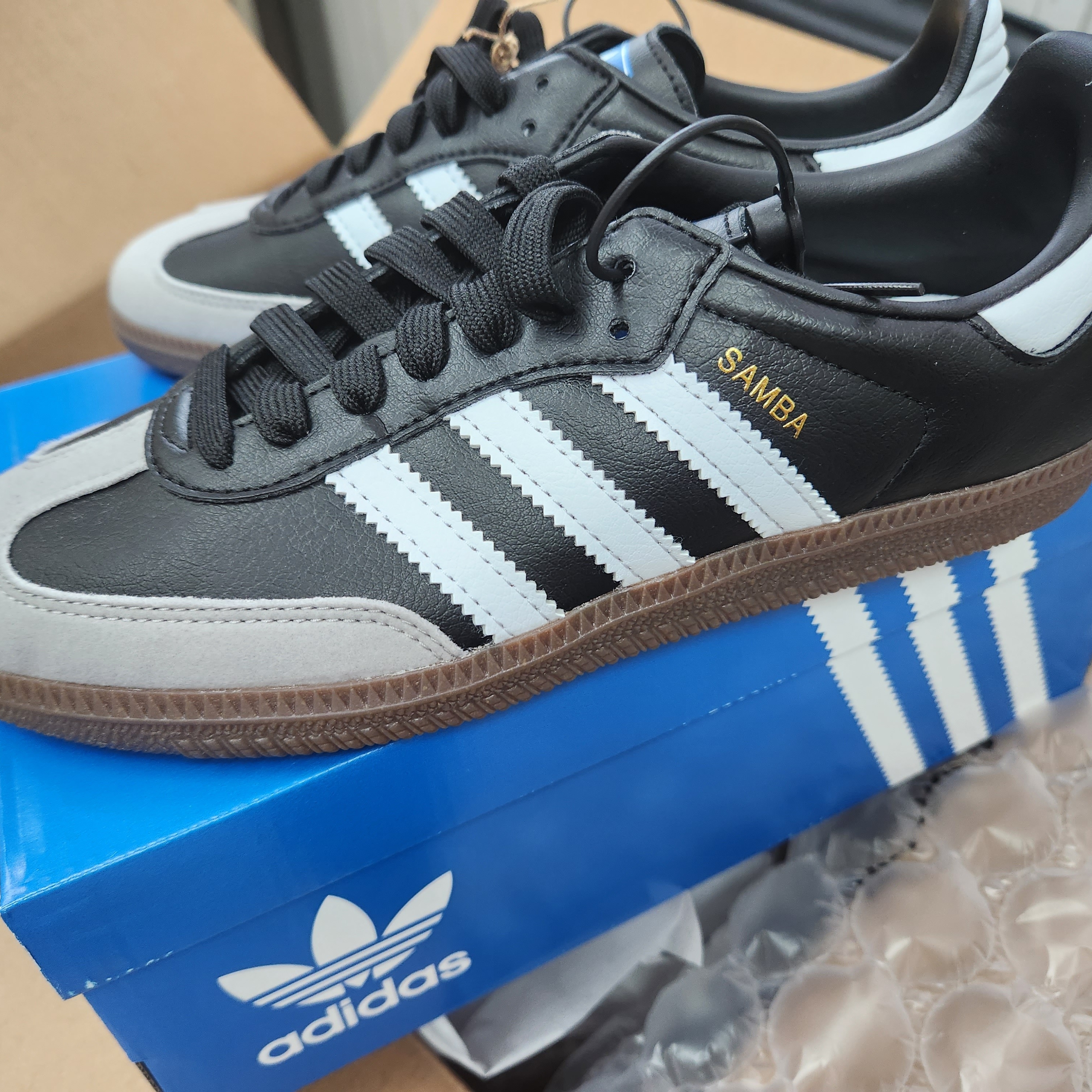 Adidas Samba Vegan Black White 착용 스타일