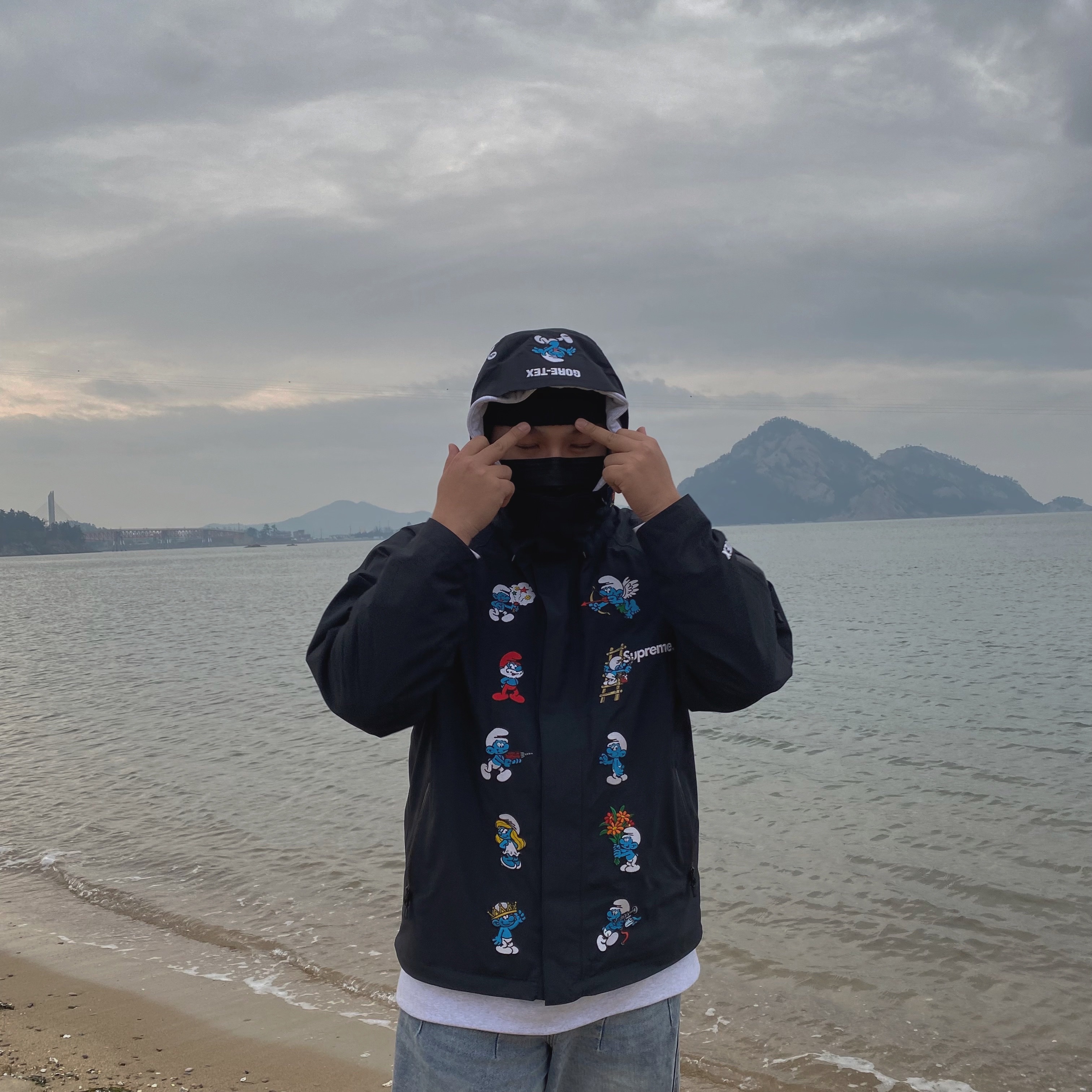 Supreme Smurfs Gore-Tex Shell Jacket Black - 20FW 착용 스타일