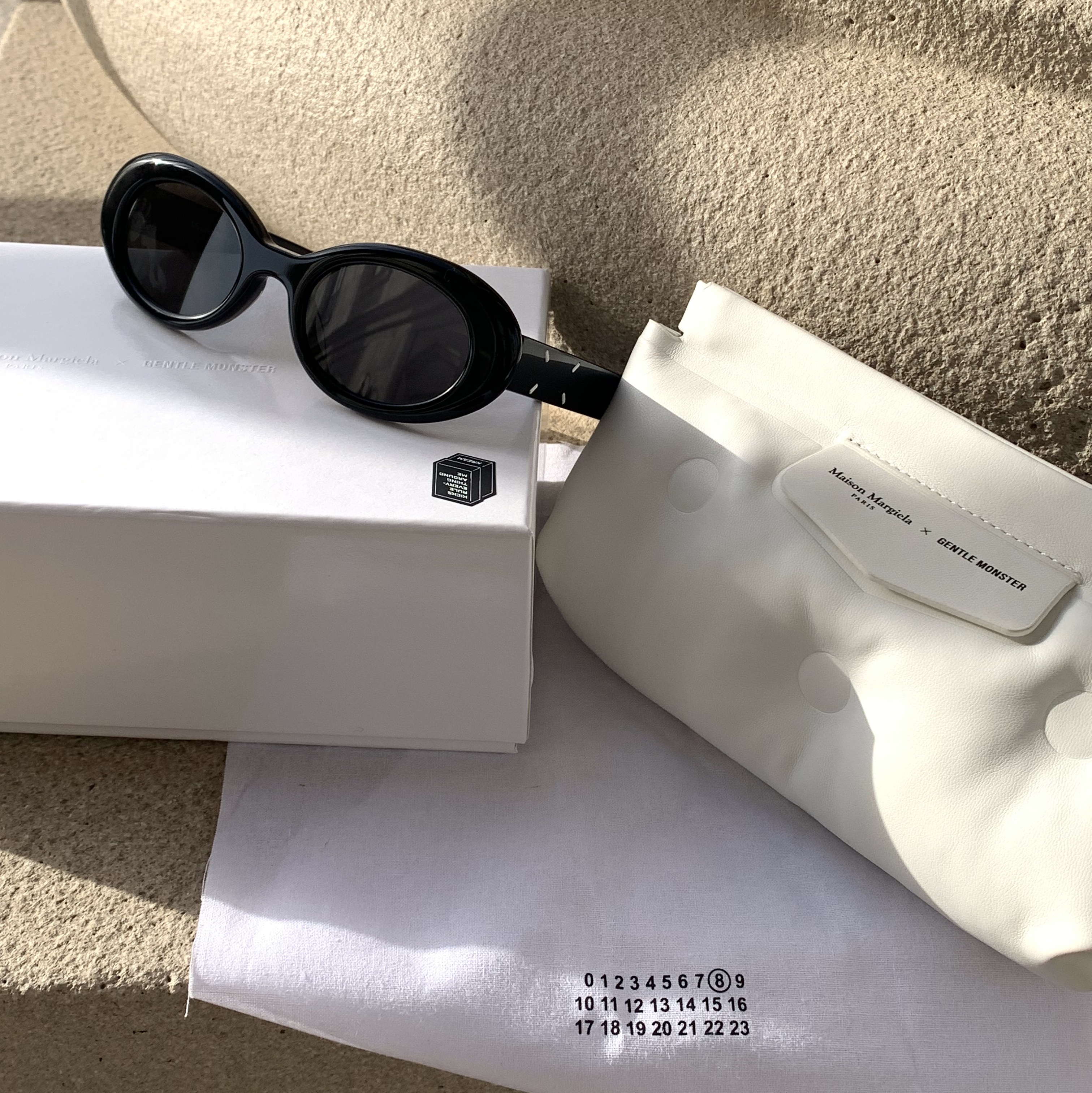 Gentle Monster x Maison Margiela MM005 Black Black 착용 스타일 - 4