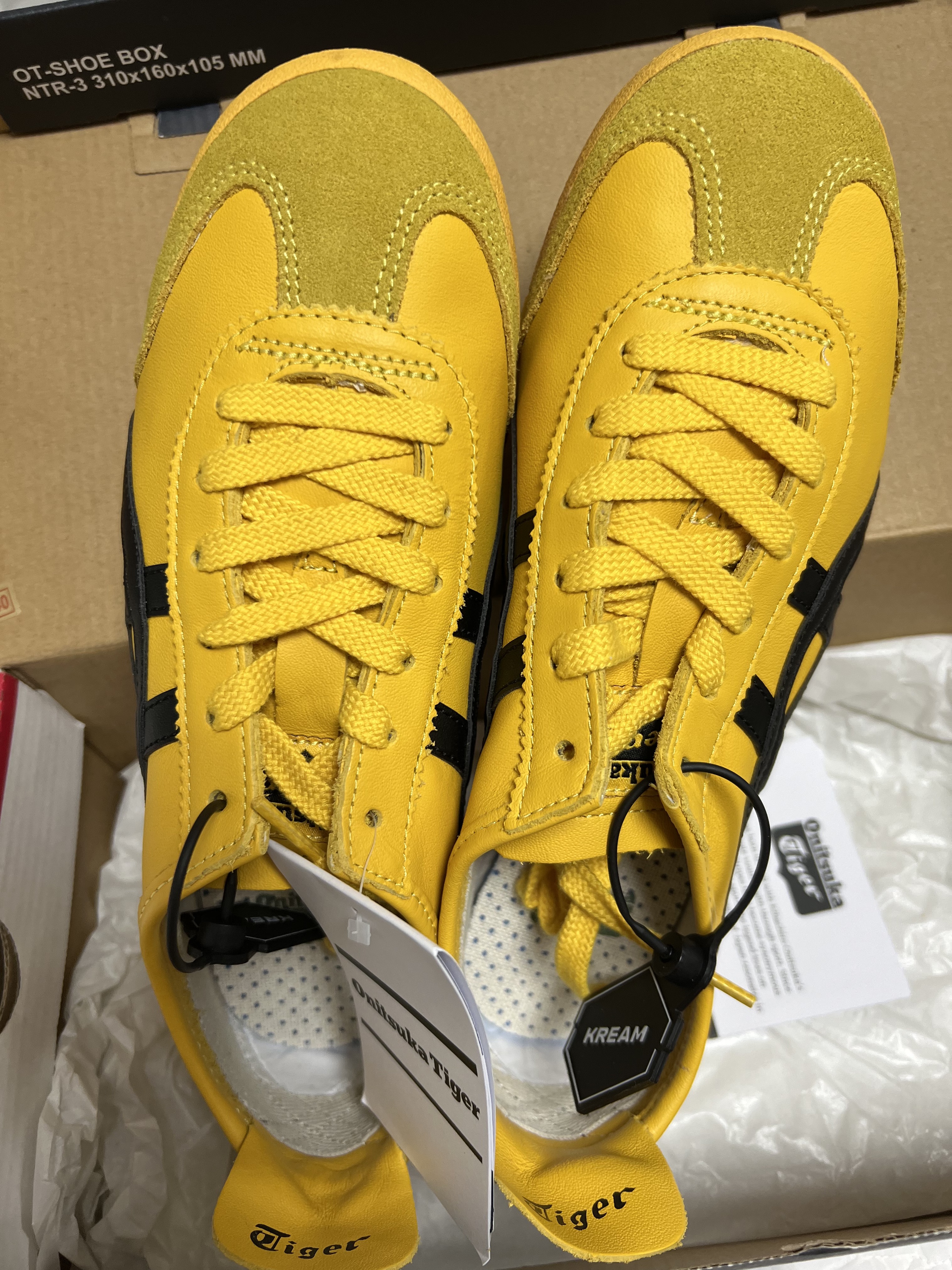 Onitsuka Tiger Mexico 66 Yellow Black 착용 스타일