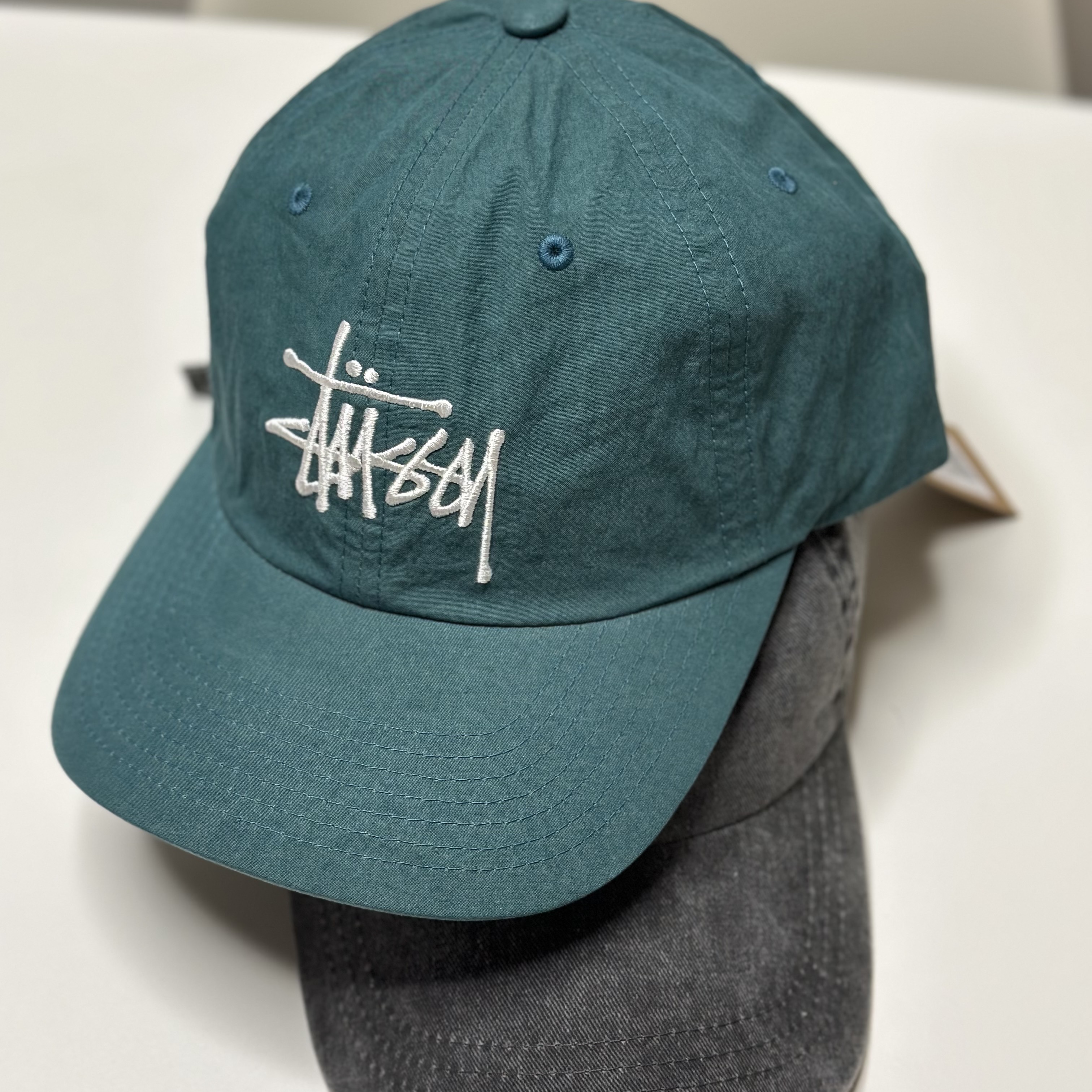 Stussy Bio Washed Big Logo Low Pro Cap Dark Teal, Stussy Washed Stock Low Pro Cap Charcoal 착용 스타일 - 4