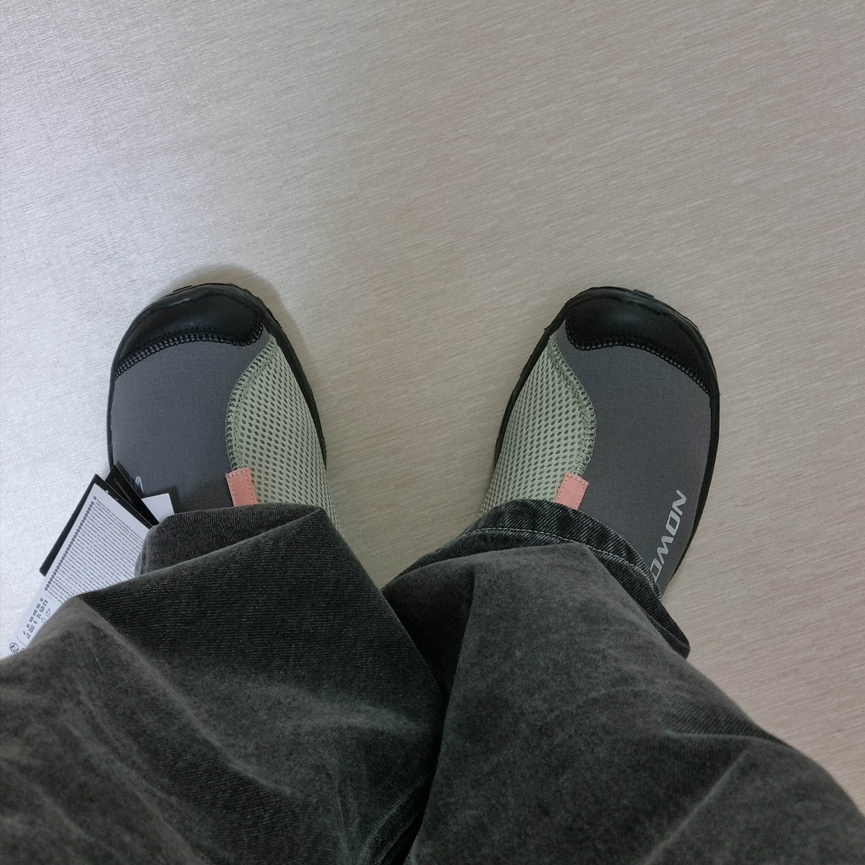 Salomon RX Slide 3.0 Pewter 착용 스타일 - 1