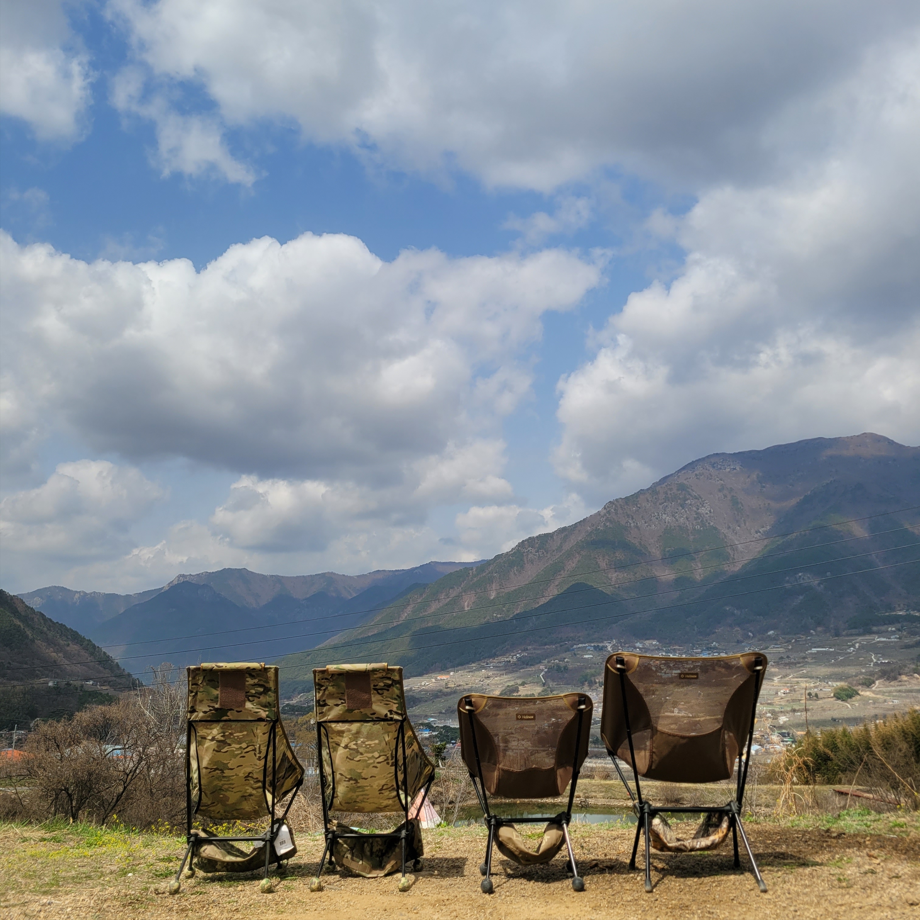 Helinox Tactical Chair Two Multicam 착용 스타일