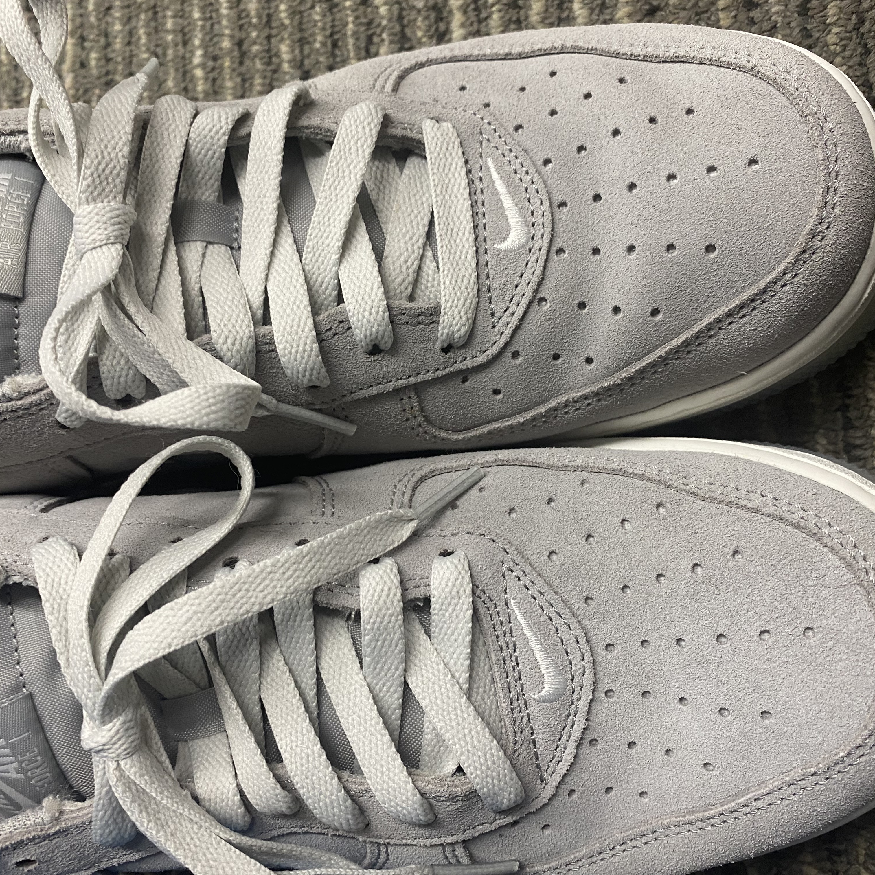 Nike Air Force 1 Low Retro Color of the Month Light Smoke Grey 착용 스타일 - 3