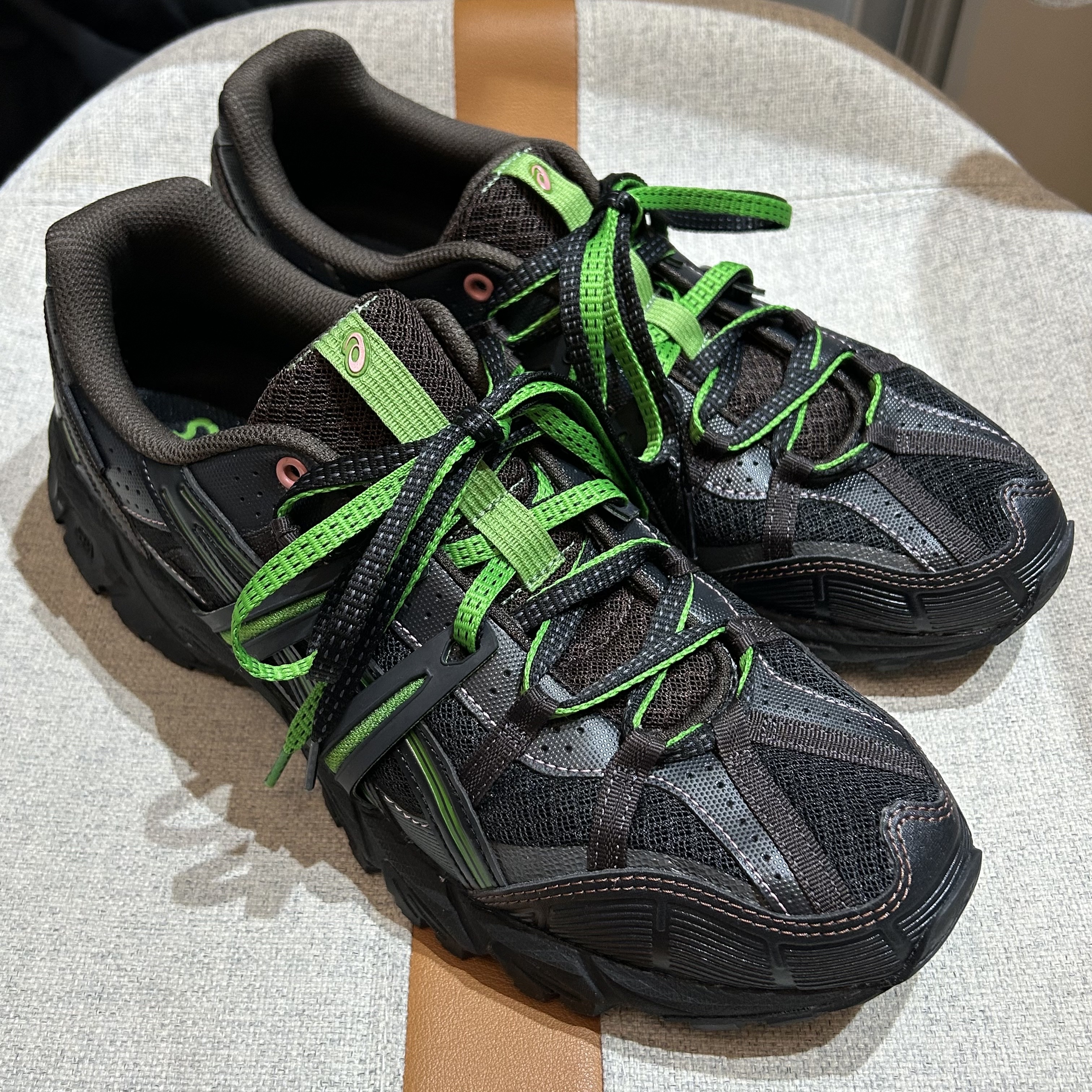 Asics x Andersson Bell Gel-Sonoma 15-50 Black Green 착용 스타일 - 1