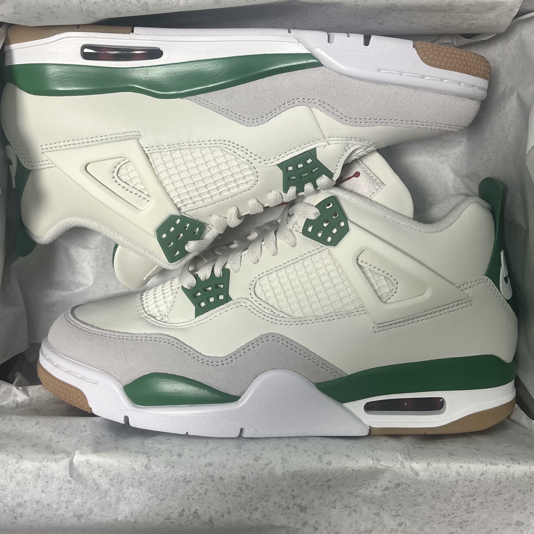 Jordan 4 x Nike SB Retro SP Pine Green 착용 스타일