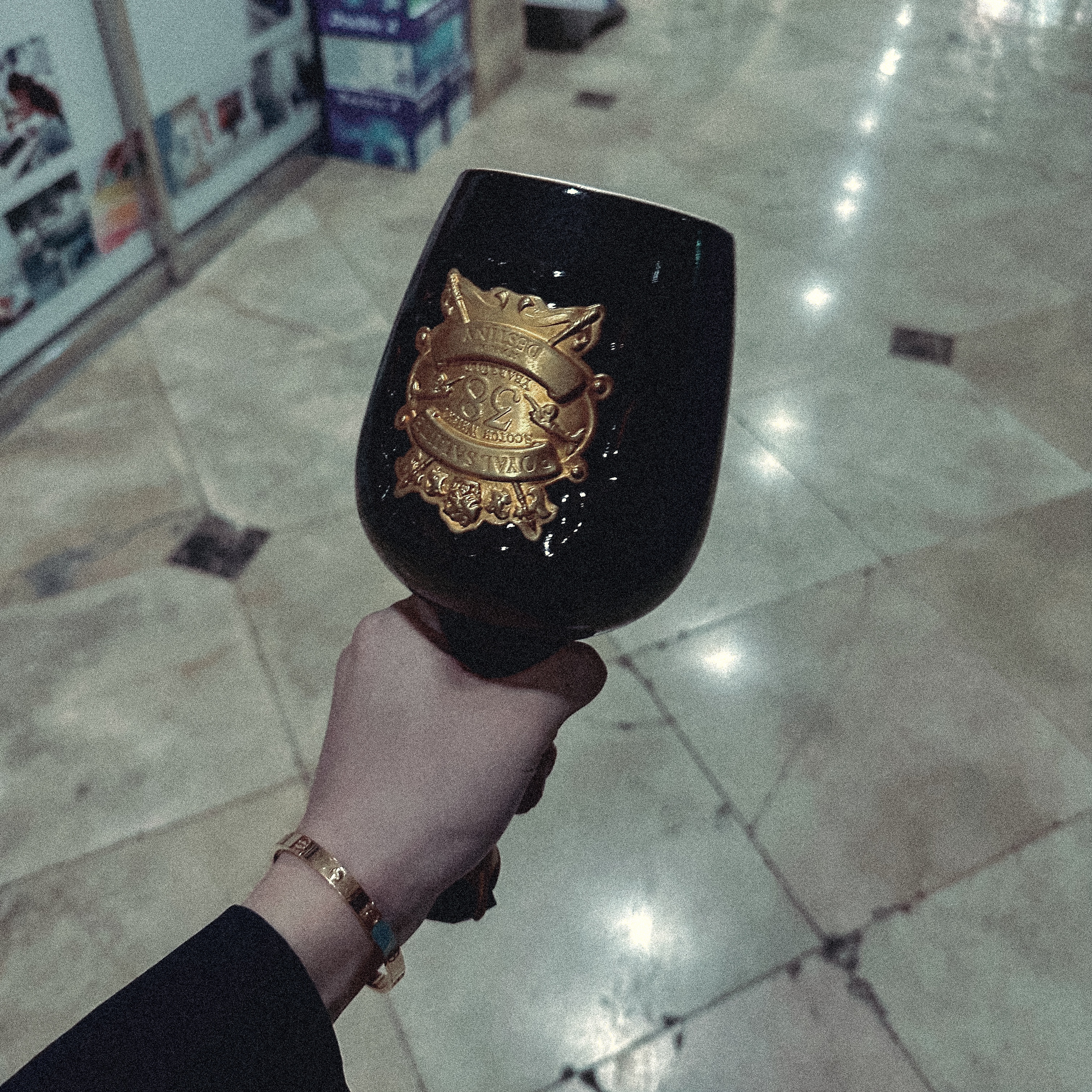 Cartier Love Bracelet Small Yellow Gold, Zara x Ader Error Oversize Blazer Black 착용 스타일