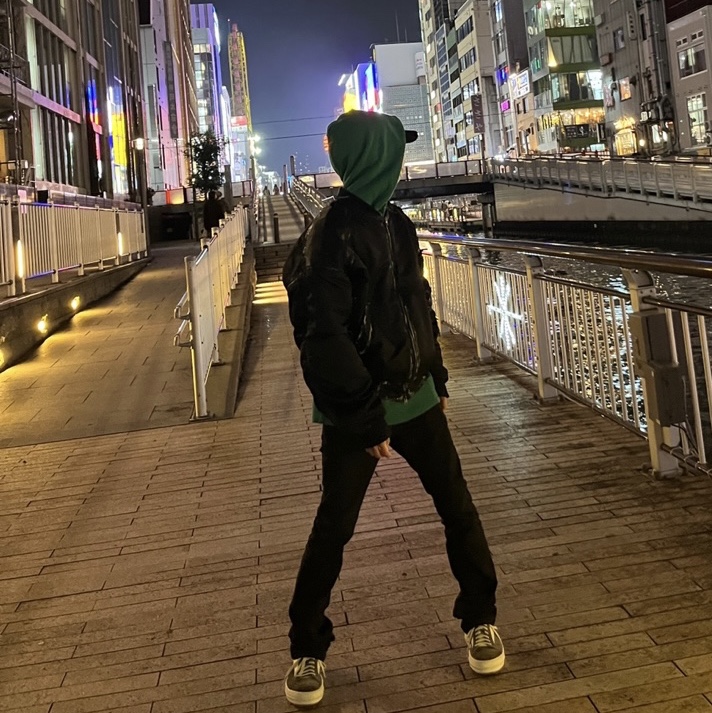 Rick Owens Suede Vintage Sneakers Dust, Saint Mxxxxxx Saint Hoodie Black Blue - 23SS 착용 스타일