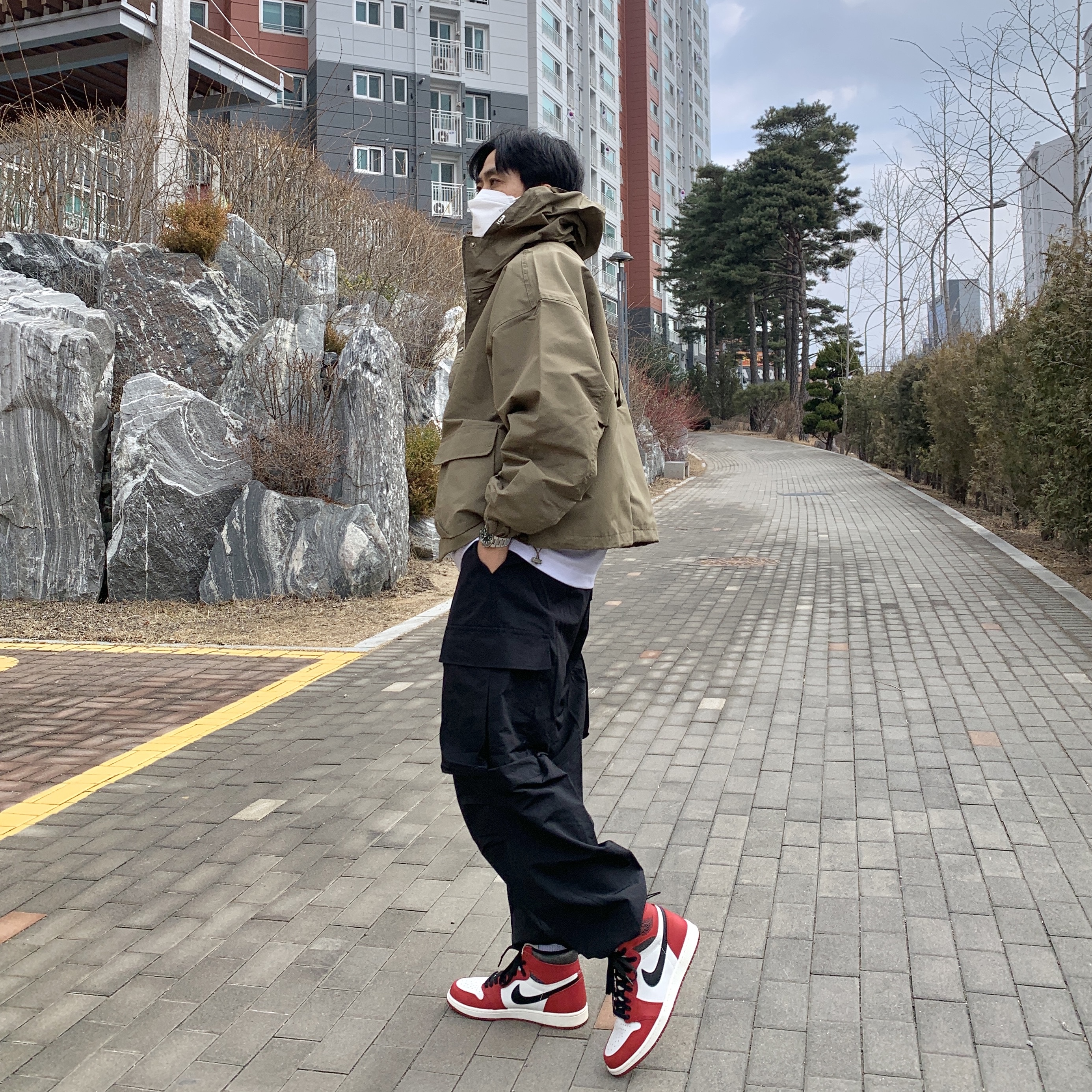Jordan 1 Retro High OG Chicago 2022, Salomon XT-4 Tobacco Brown 착용 스타일 - 2