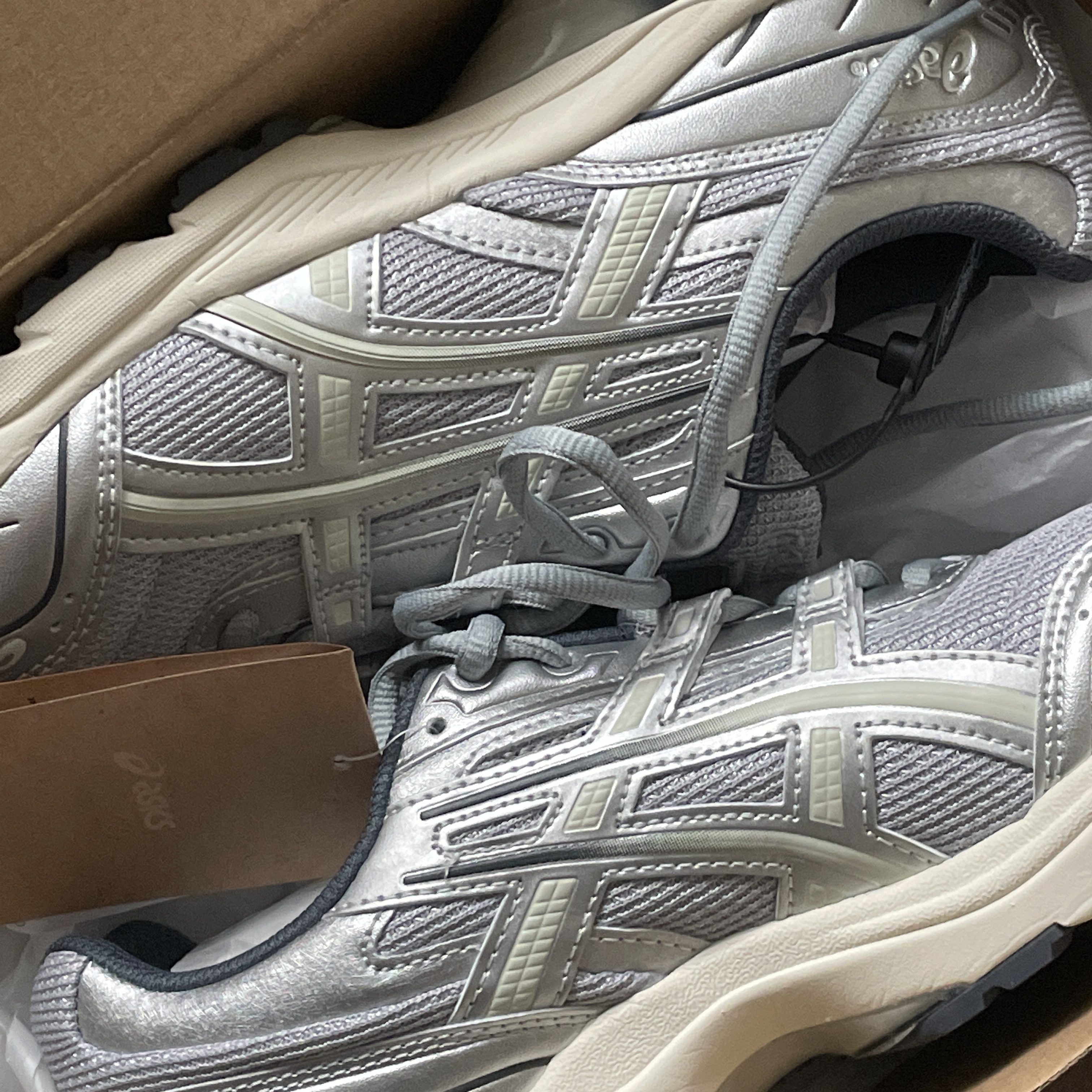 Asics Gel-1090 Piedmont Grey 착용 스타일