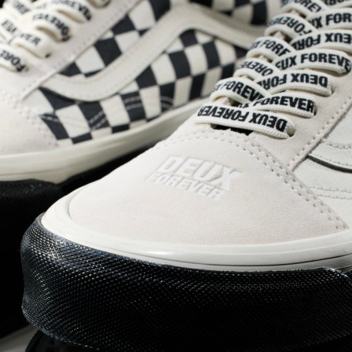 Vans x Deux Old Skool 36 DX Creamwhite 착용 스타일 - 2
