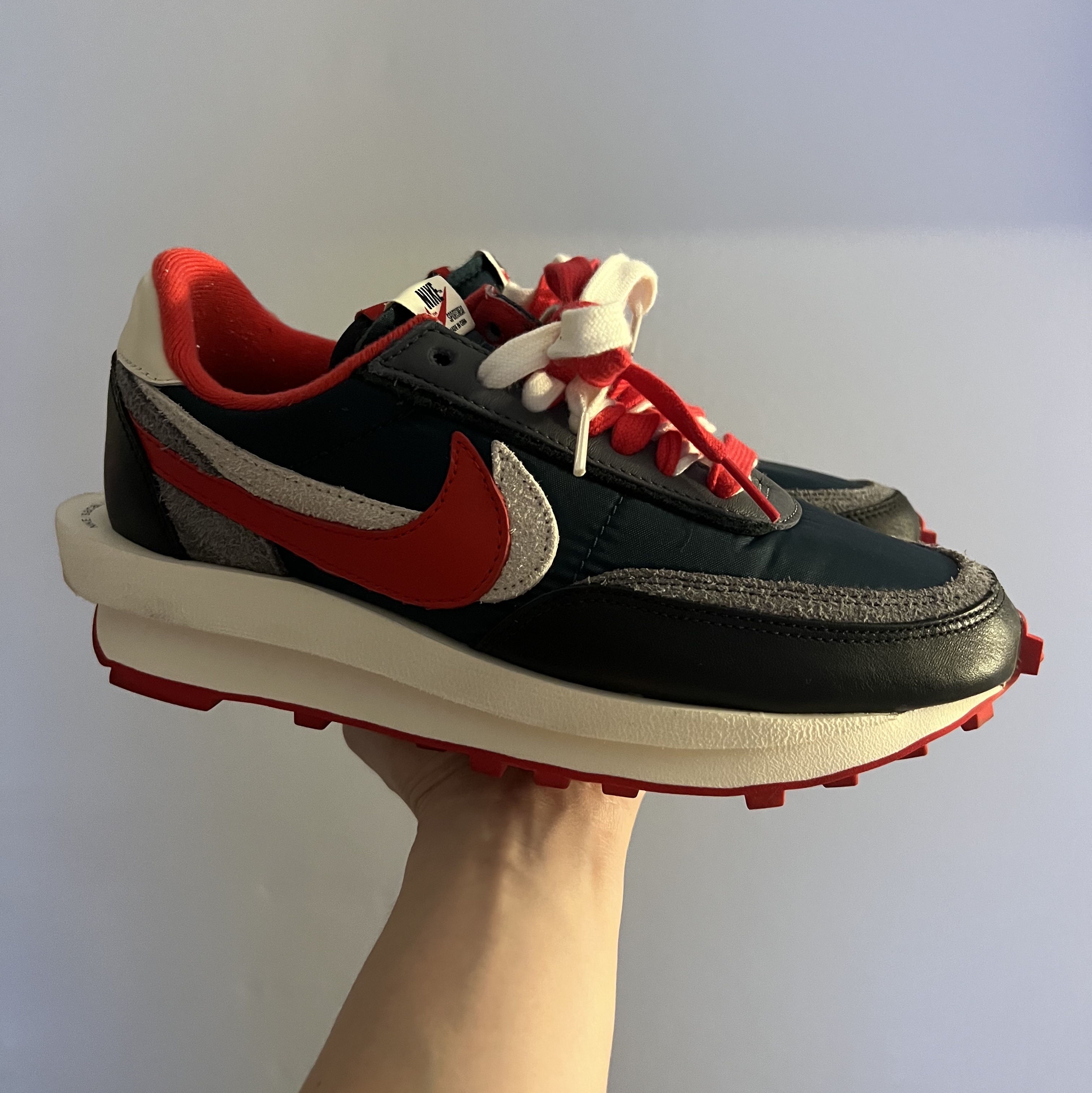 Nike x Sacai x Undercover LDWaffle Midnight Spruce University Red 착용 스타일
