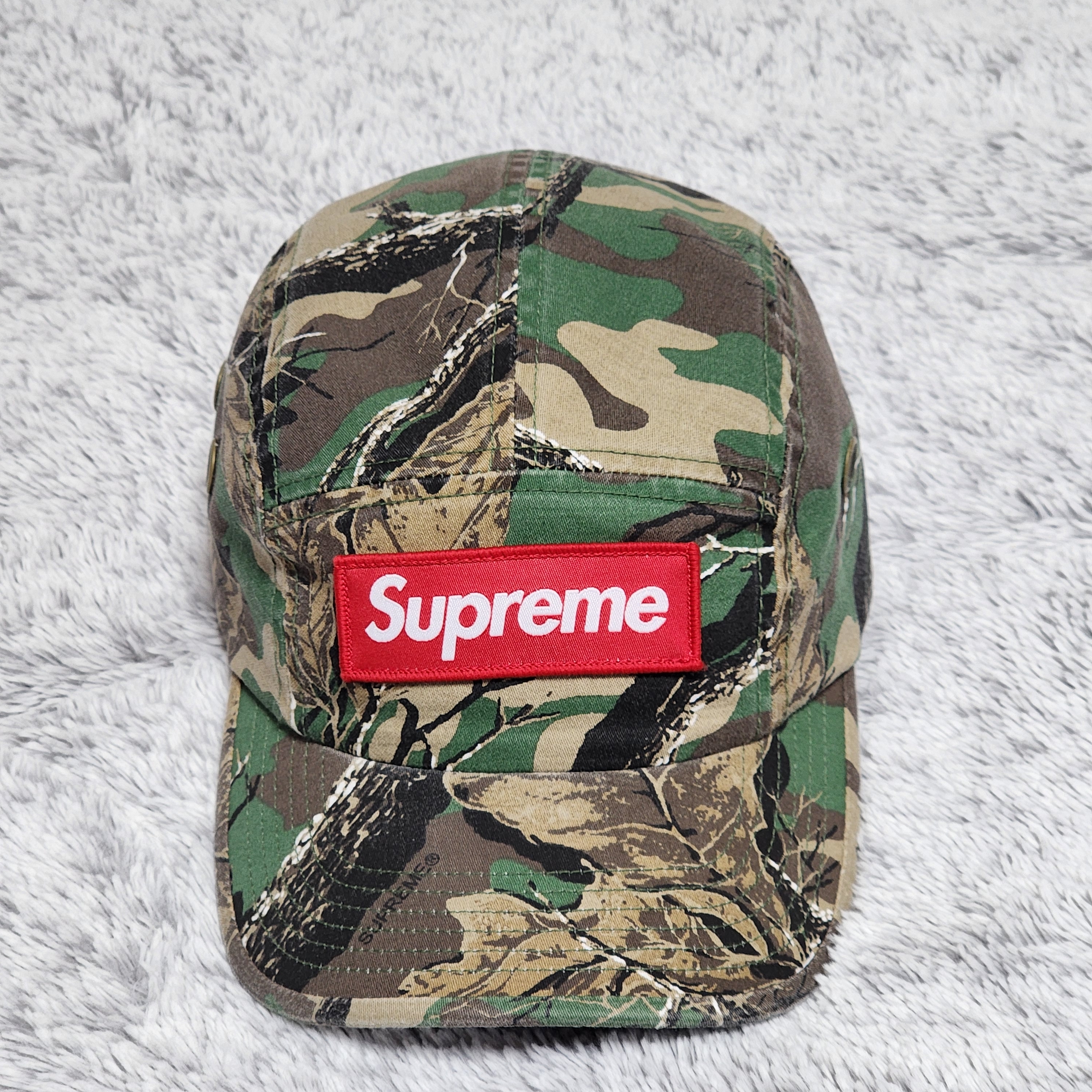 Supreme Military Camp Cap Branch Olive Camo - 22FW 착용 스타일 - 1