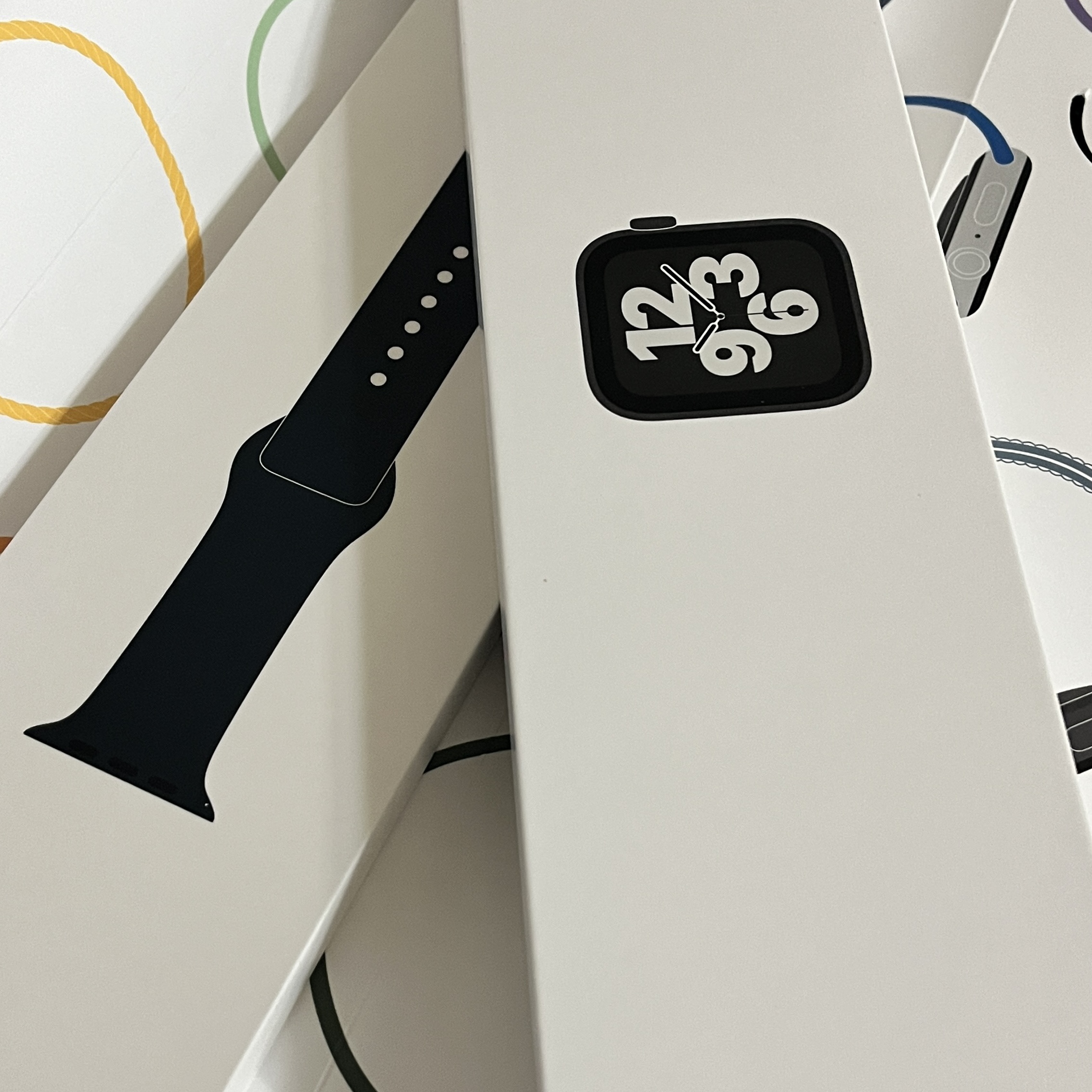 Apple Watch SE 40mm GPS Space Gray Aluminum Case with Sport Band Midnight (Korean Ver.) 착용 스타일