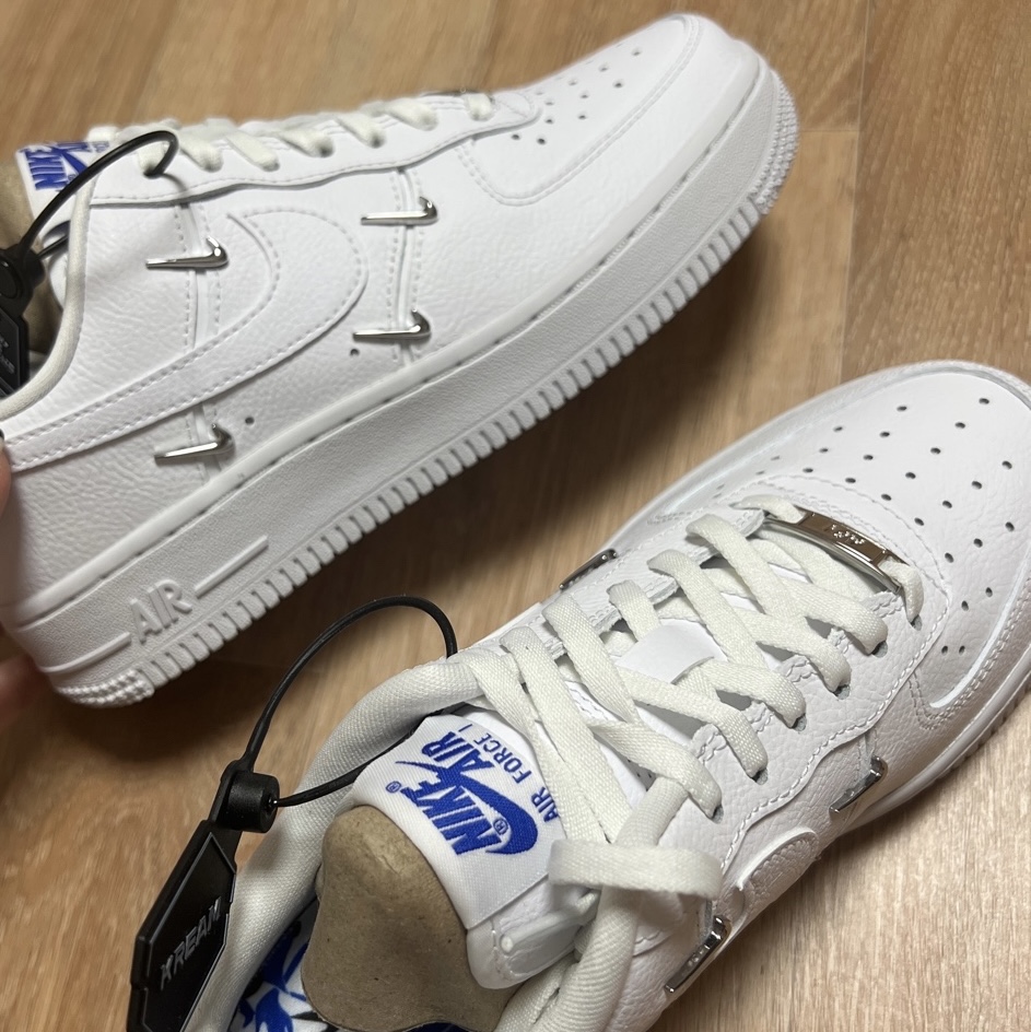 (W) Nike Air Force 1 Low '07 LX Chrome Luxe 착용 스타일