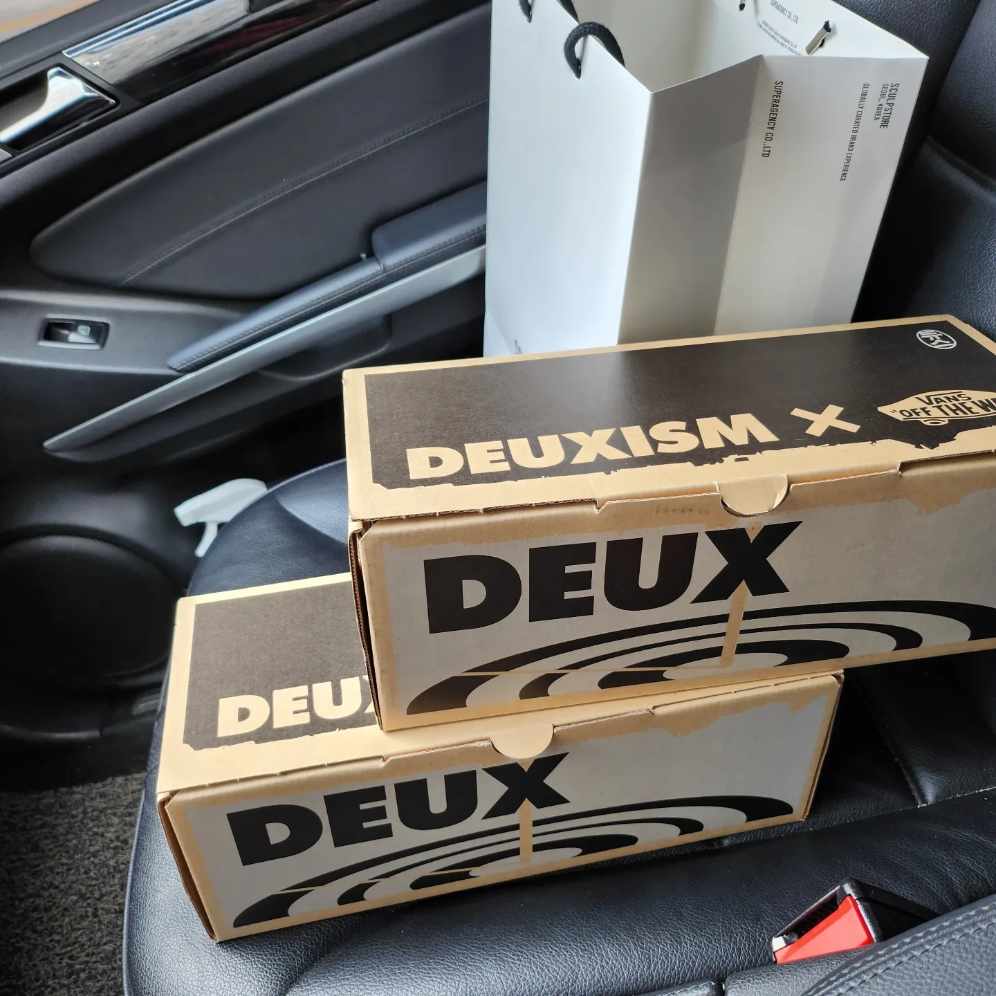 Vans x Deux Old Skool 36 DX Creamwhite, Vans x Deux Authentic 44 DX Black 착용 스타일 - 2