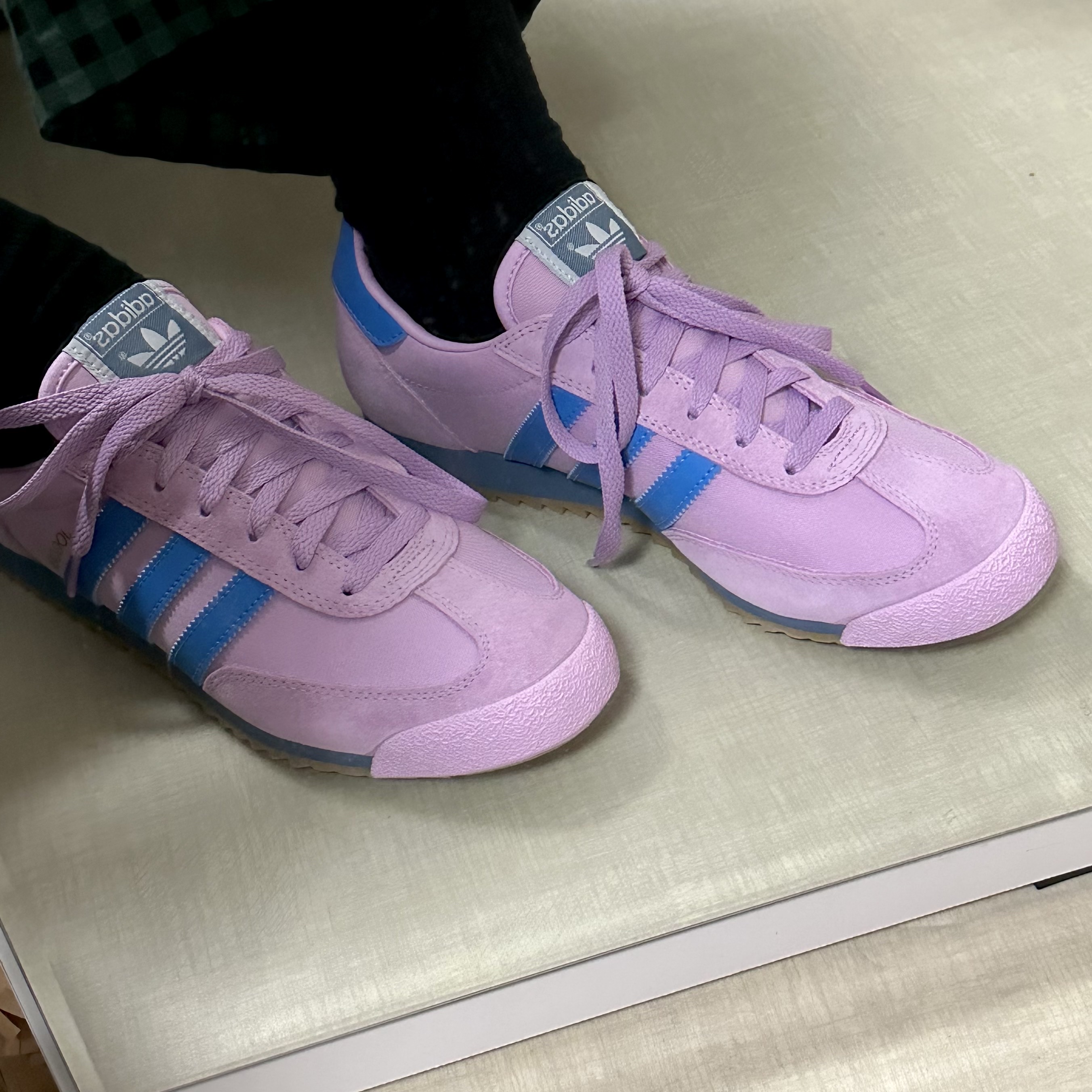 Adidas Joggen OG Bliss Lilac - Size? Exclusive 착용 스타일 - 1