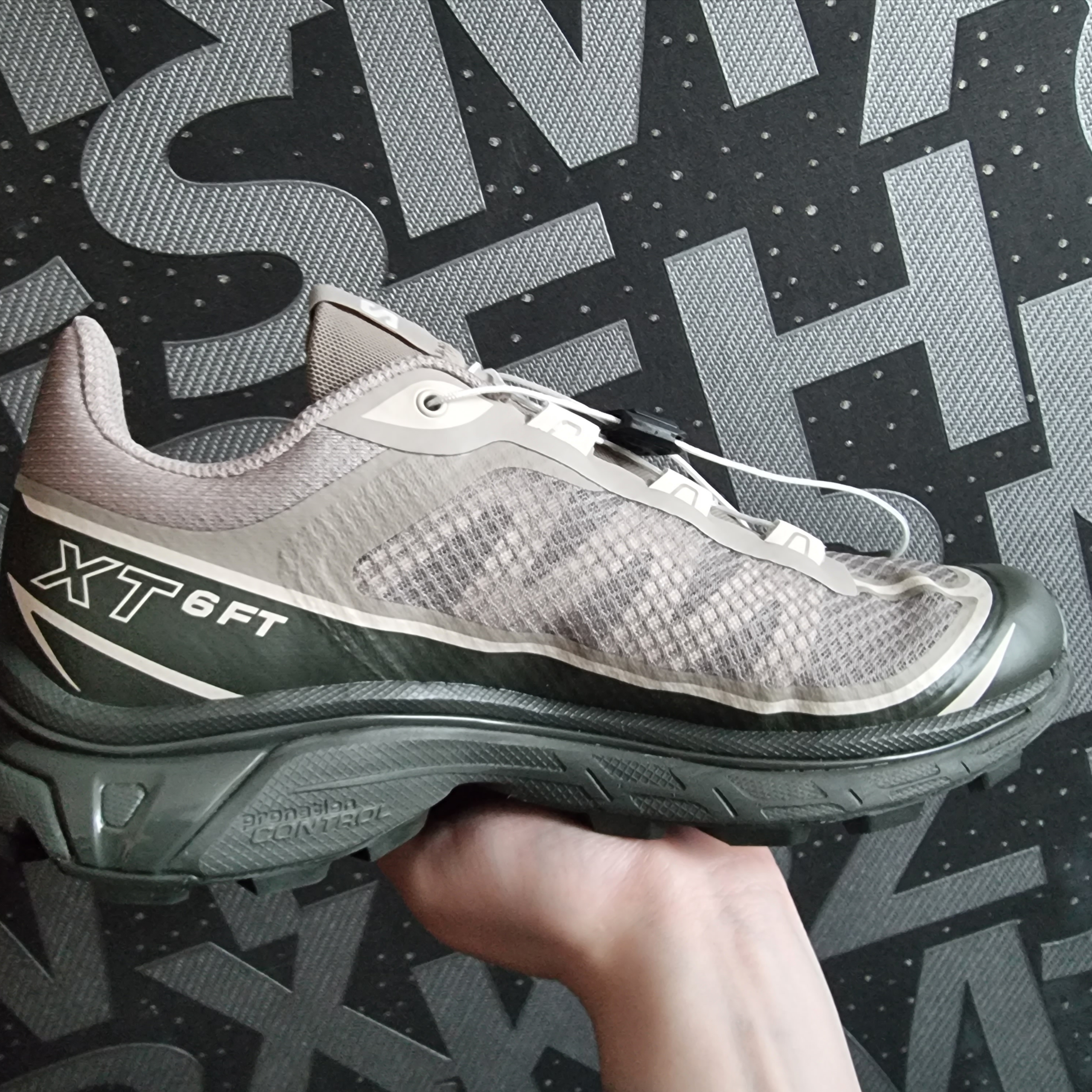 Salomon XT-6 FT Vintage Khaki 착용 스타일 - 3