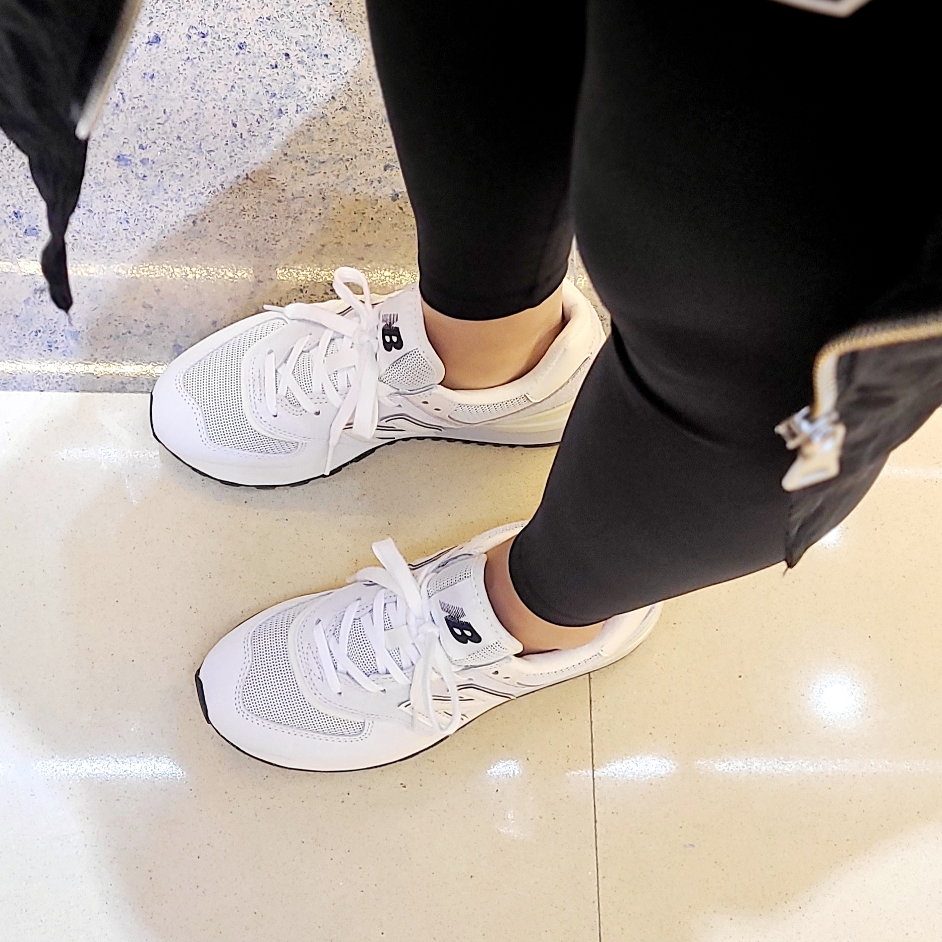 New Balance 574 Legacy Grey White 착용 스타일