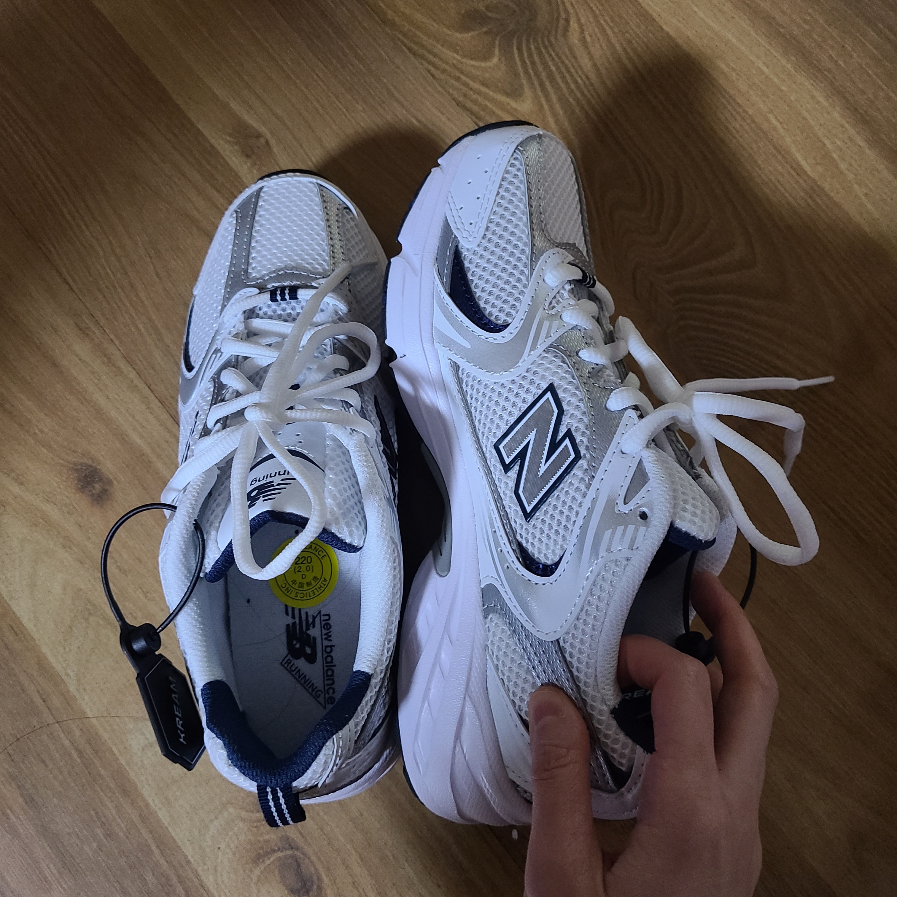New Balance 530 White 착용 스타일