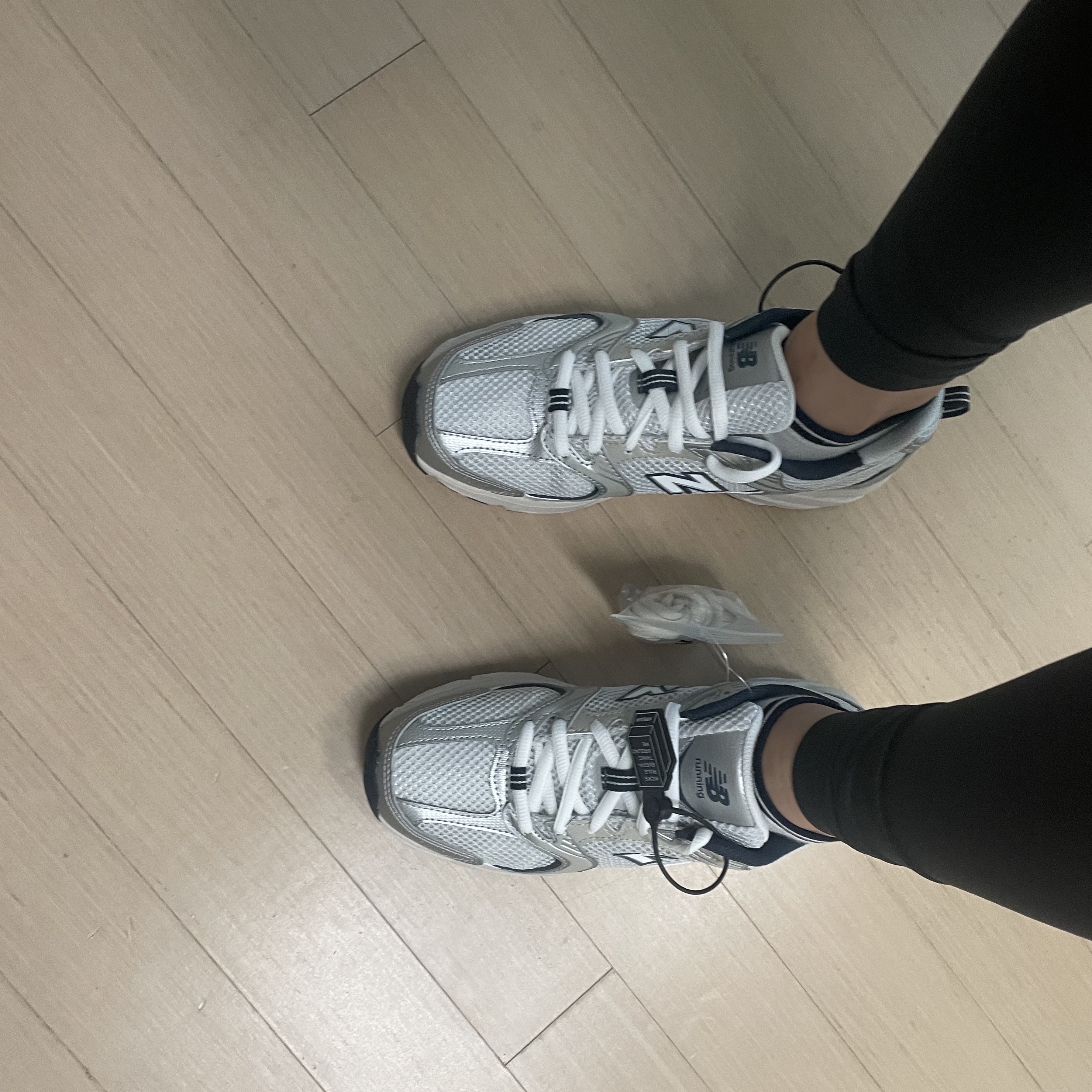New Balance 530 Steel Grey 착용 스타일