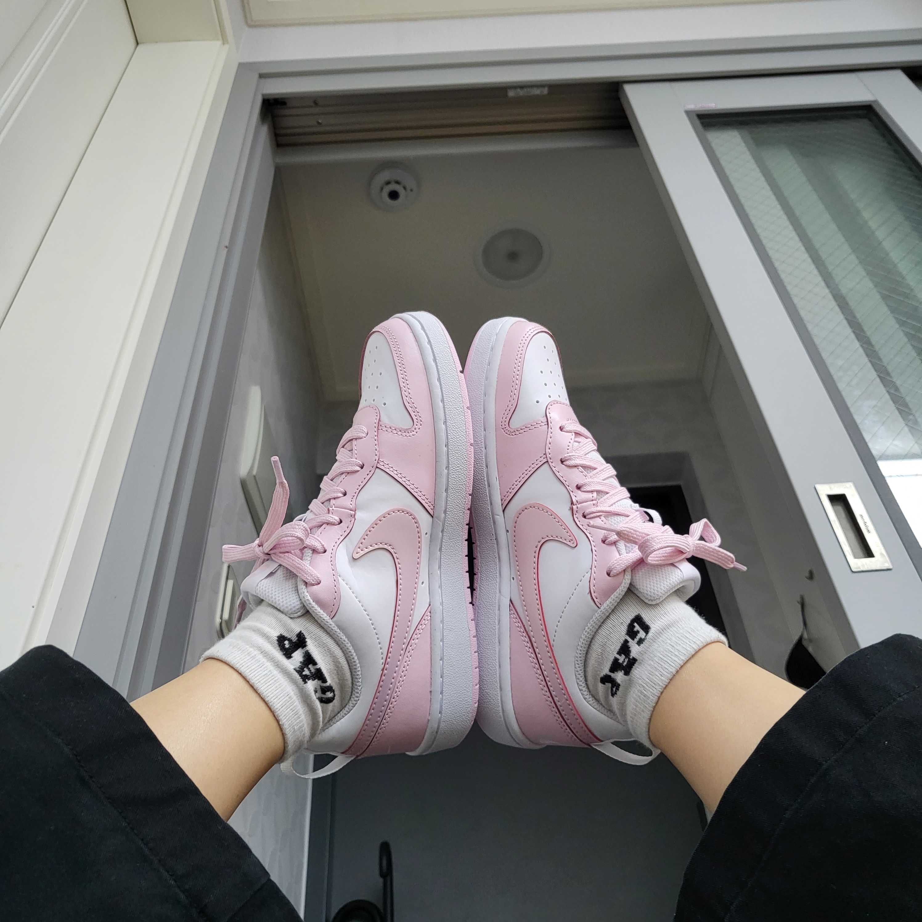 (GS) Nike Court Borough 2 SE White Pink Foam 착용 스타일 - 2