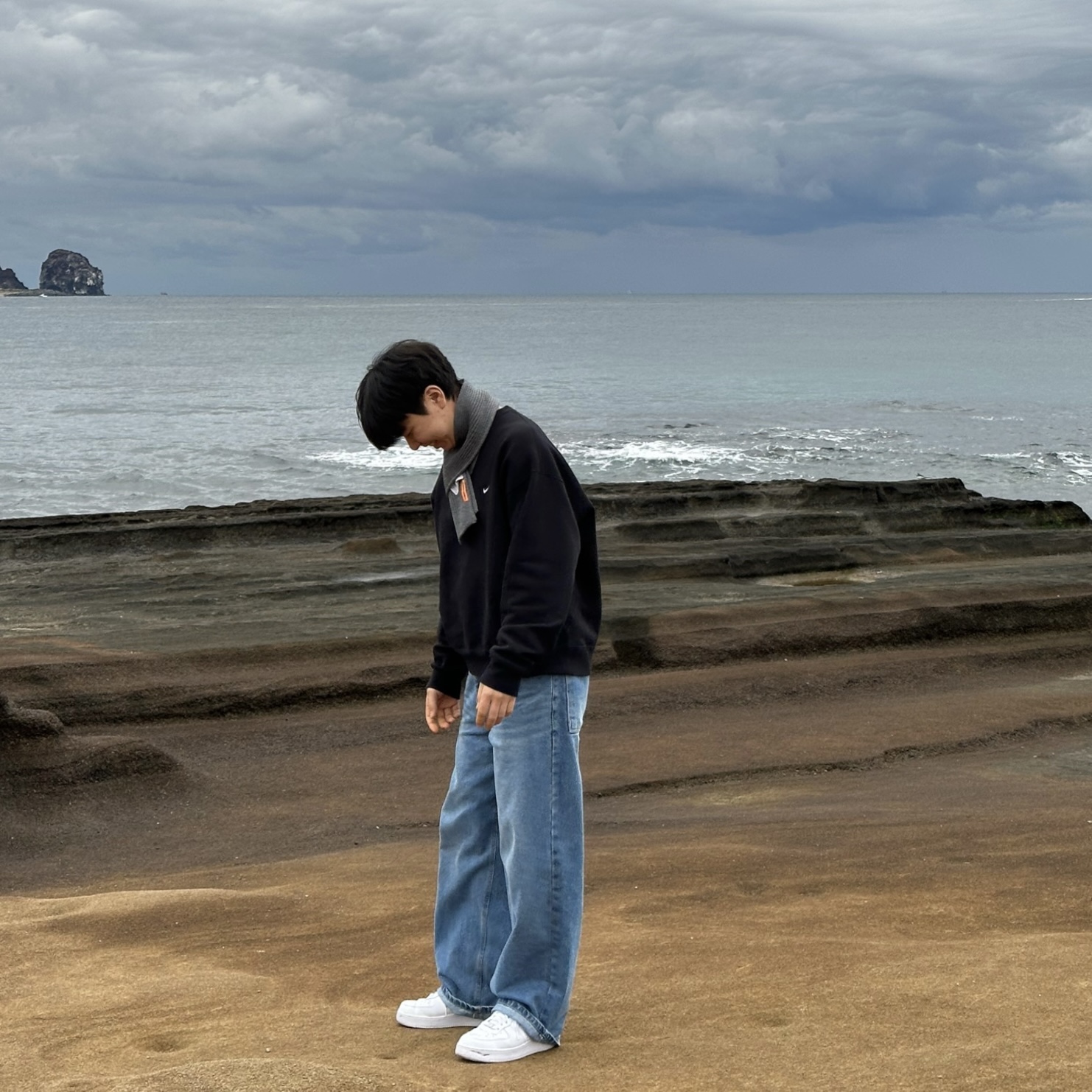 Nike Air Force 1 '07 Low White, Nike NRG Solo Swoosh Crew Fleece Black White - Asia 착용 스타일