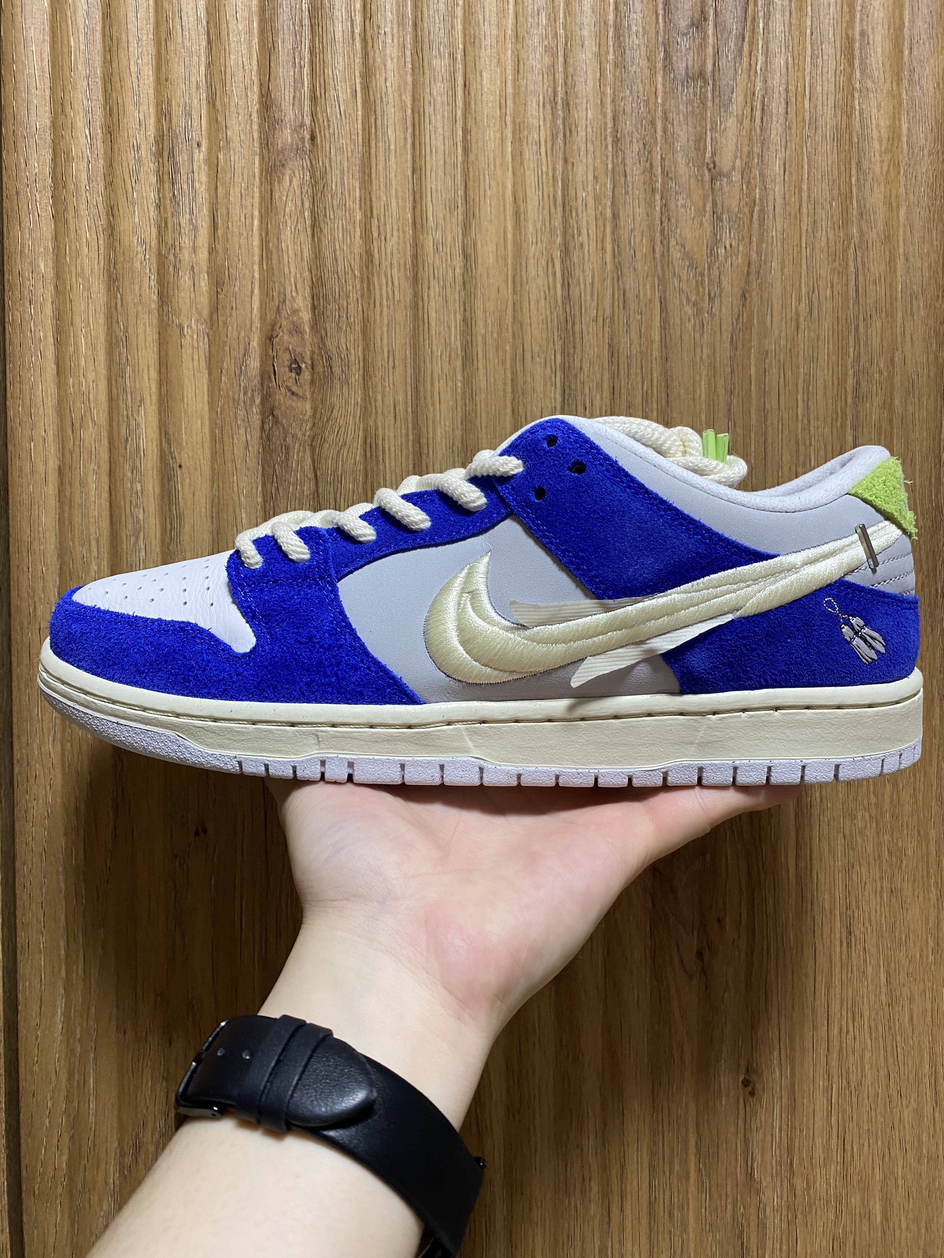Nike x Fly Streetwear SB Dunk Low Pro Gardenia 착용 스타일 - 4