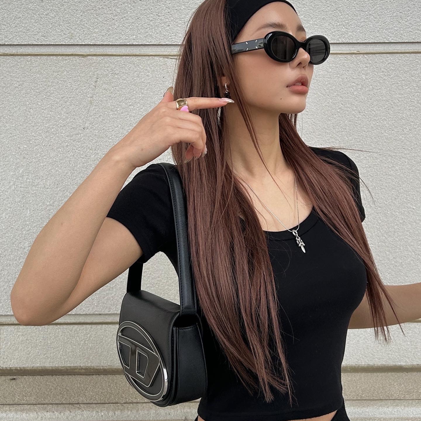 Gentle Monster x Maison Margiela MM005 Black Black 착용 스타일 - 1