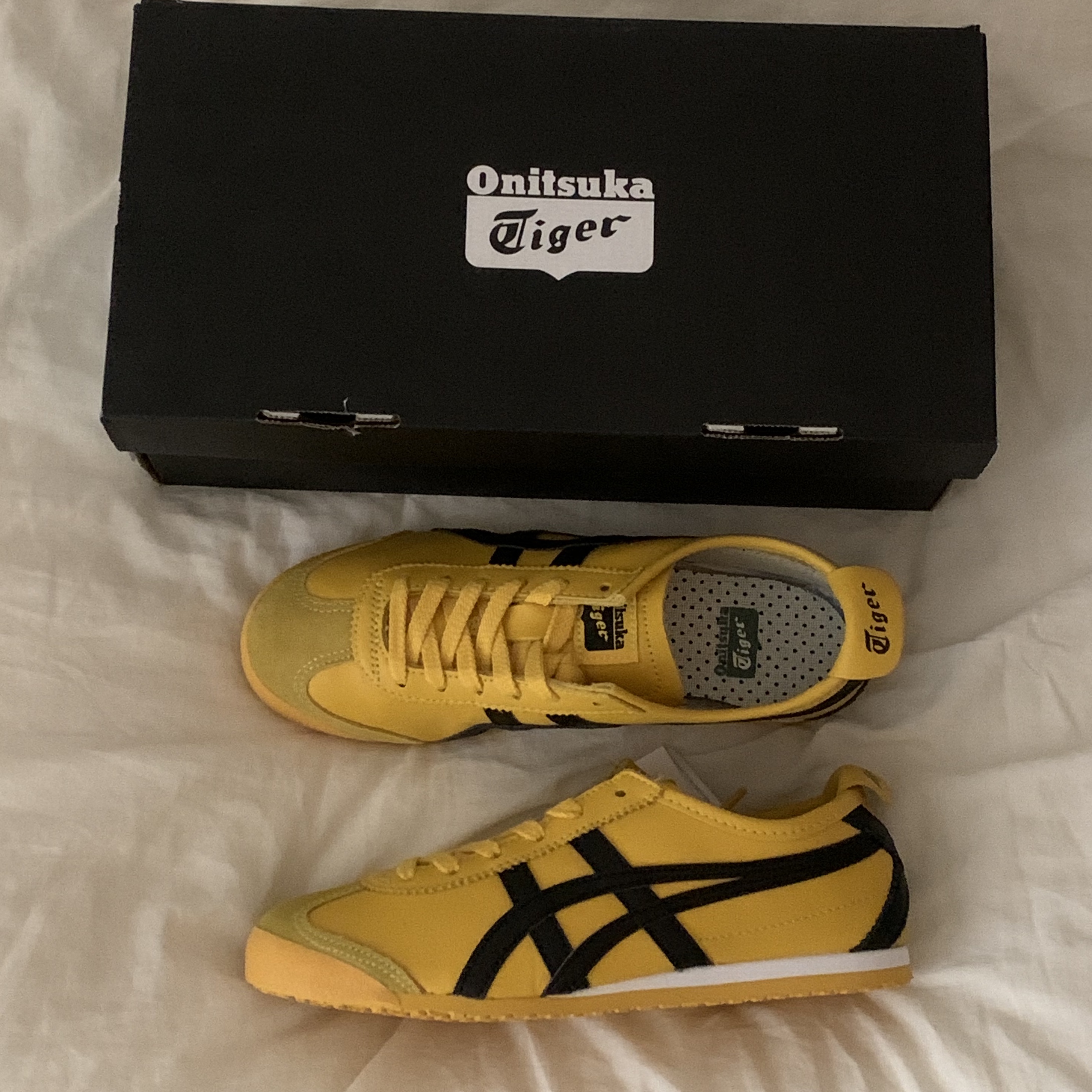 Onitsuka Tiger Mexico 66 Yellow Black 착용 스타일