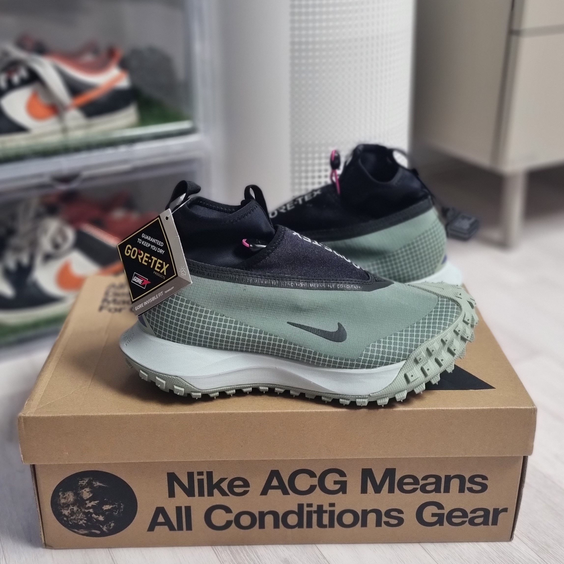 Nike ACG Mountain Fly Gore-Tex Clay Green 착용 스타일