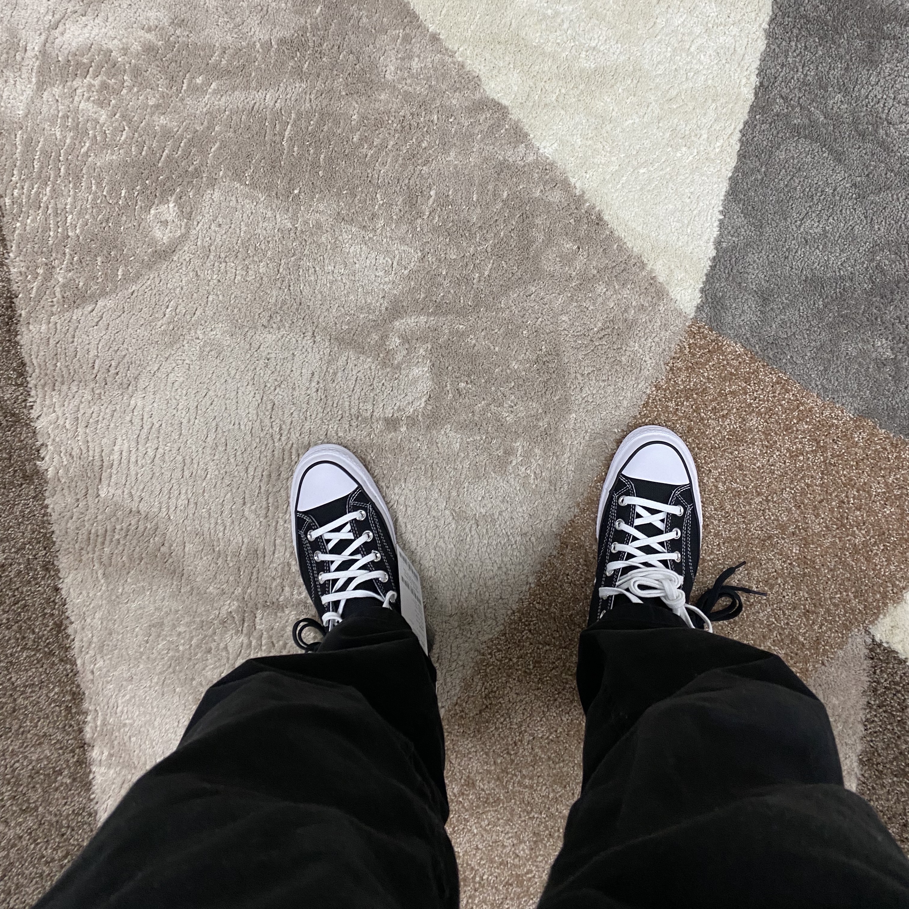 Converse x Stussy Chuck 70 High Black 착용 스타일 - 5