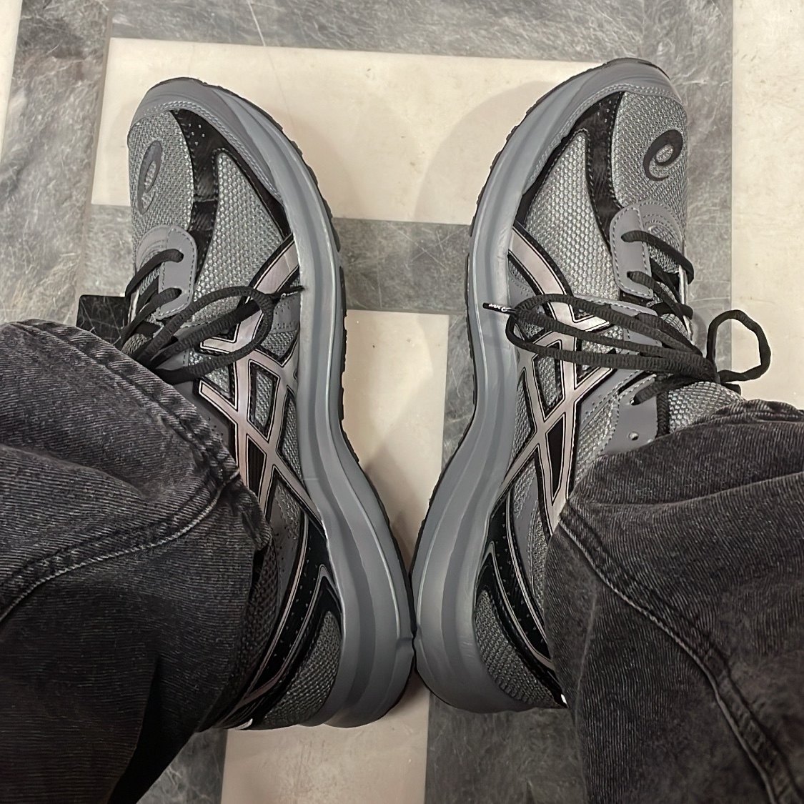 Asics Jog 100 S Steel Grey - 2E Wide 착용 스타일 - 2