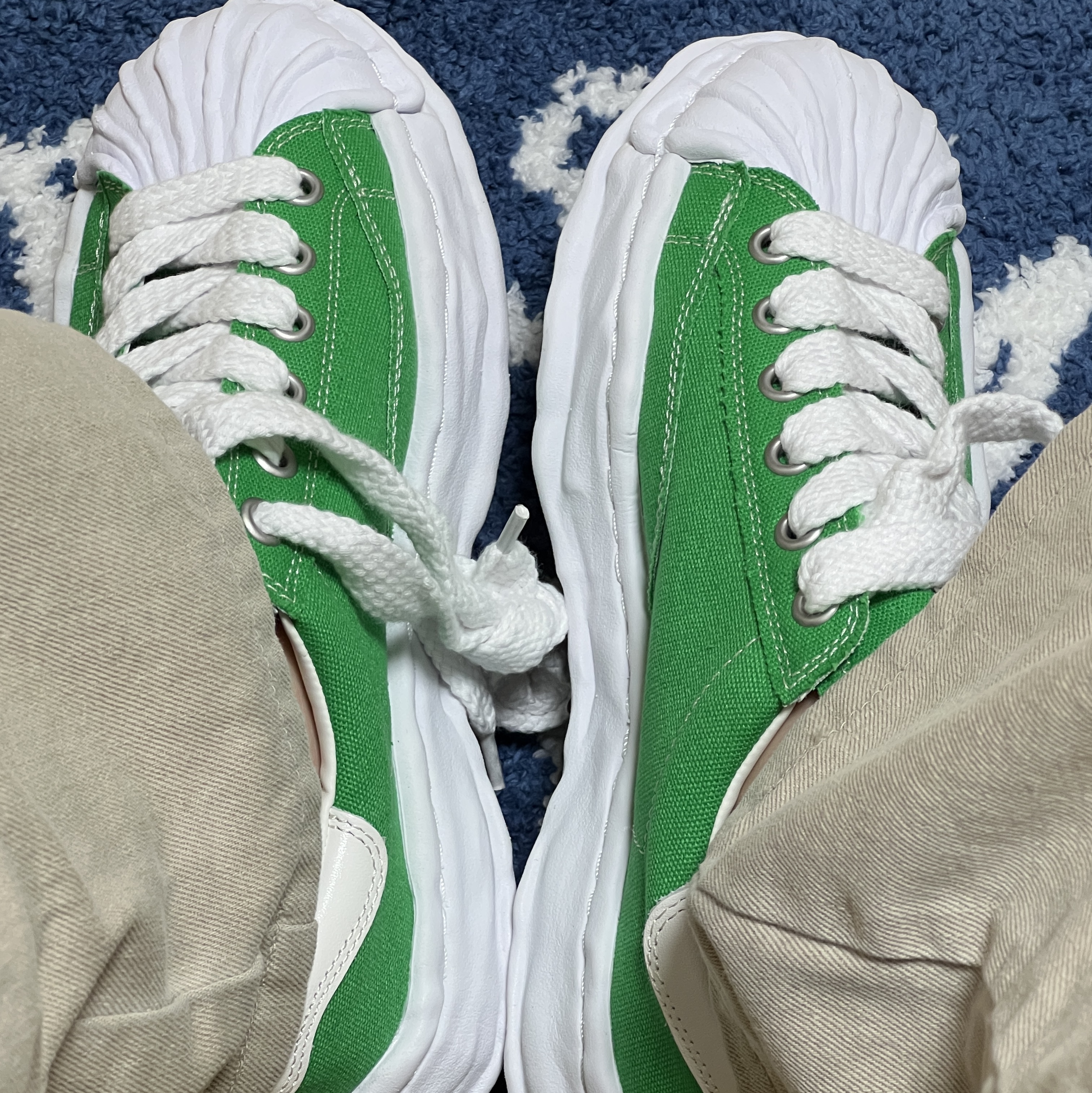 Maison Mihara Yasuhiro Blakey OG Sole Canvas Low-top Sneakers Green 착용 스타일 - 3