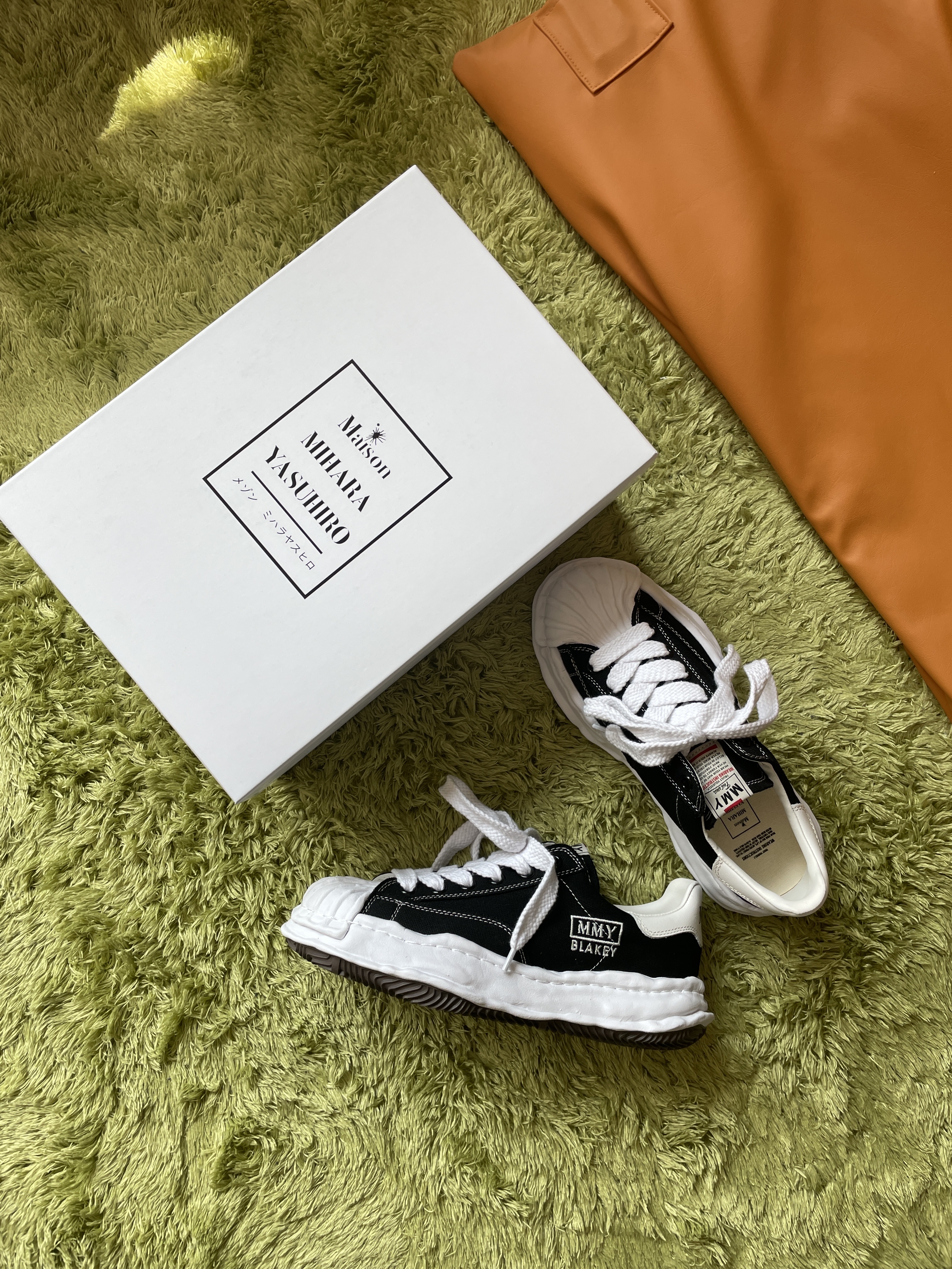 Maison Mihara Yasuhiro Blakey OG Sole Canvas Low-top Sneakers Black White 착용 스타일