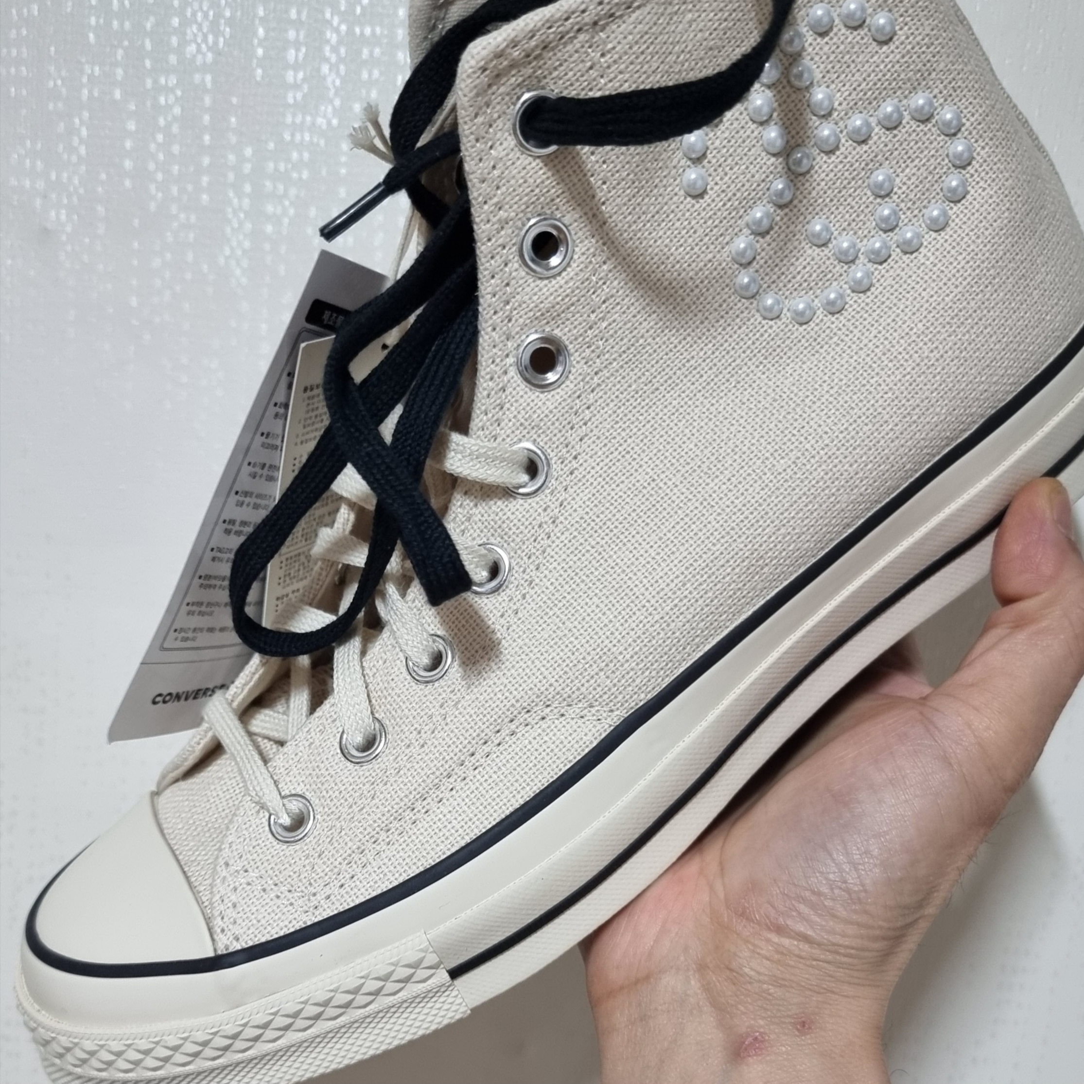 Converse x Stussy Chuck 70 High Natural Ivory 착용 스타일 - 1