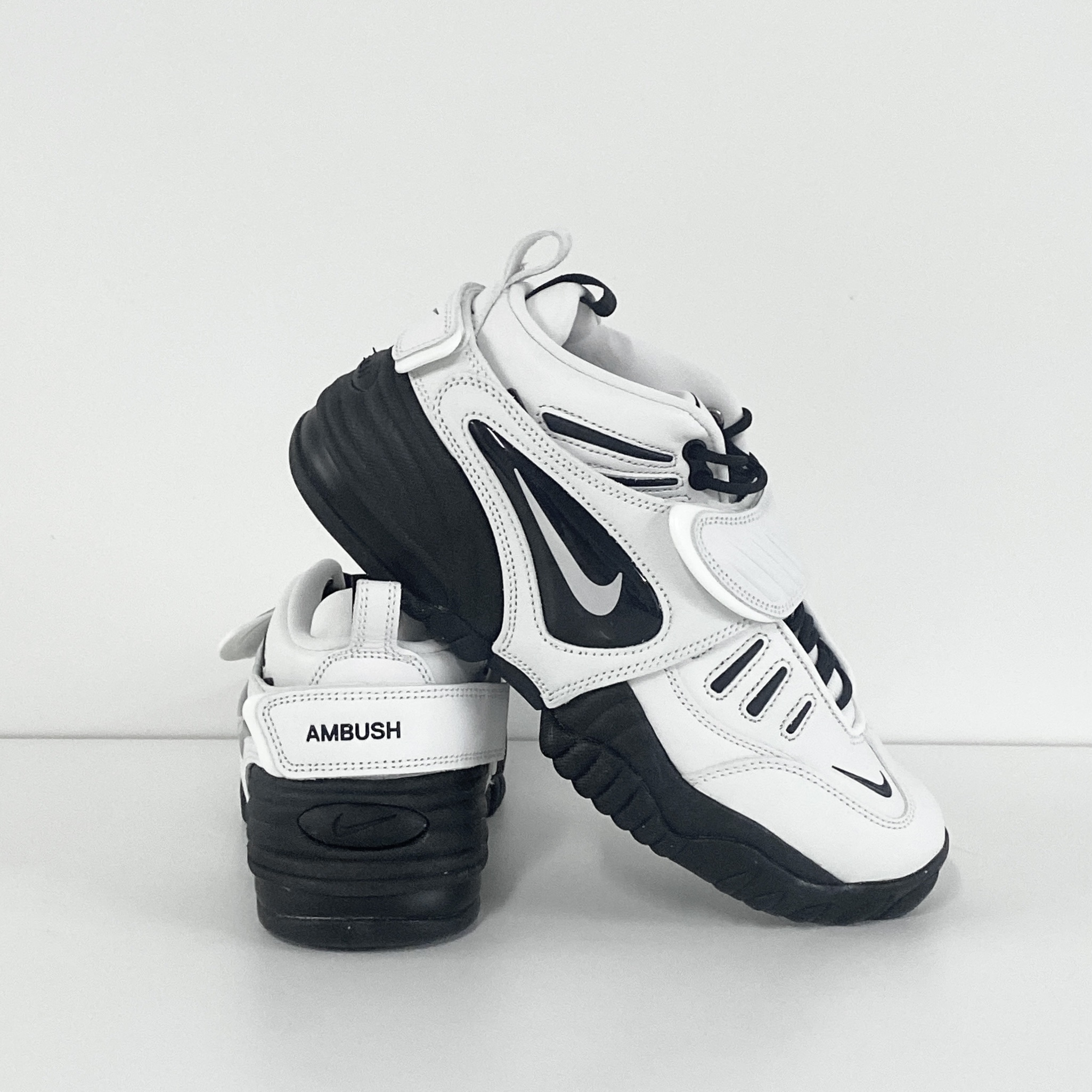 Nike x Ambush Air Adjust Force SP Summit White and Black 착용 스타일 - 3