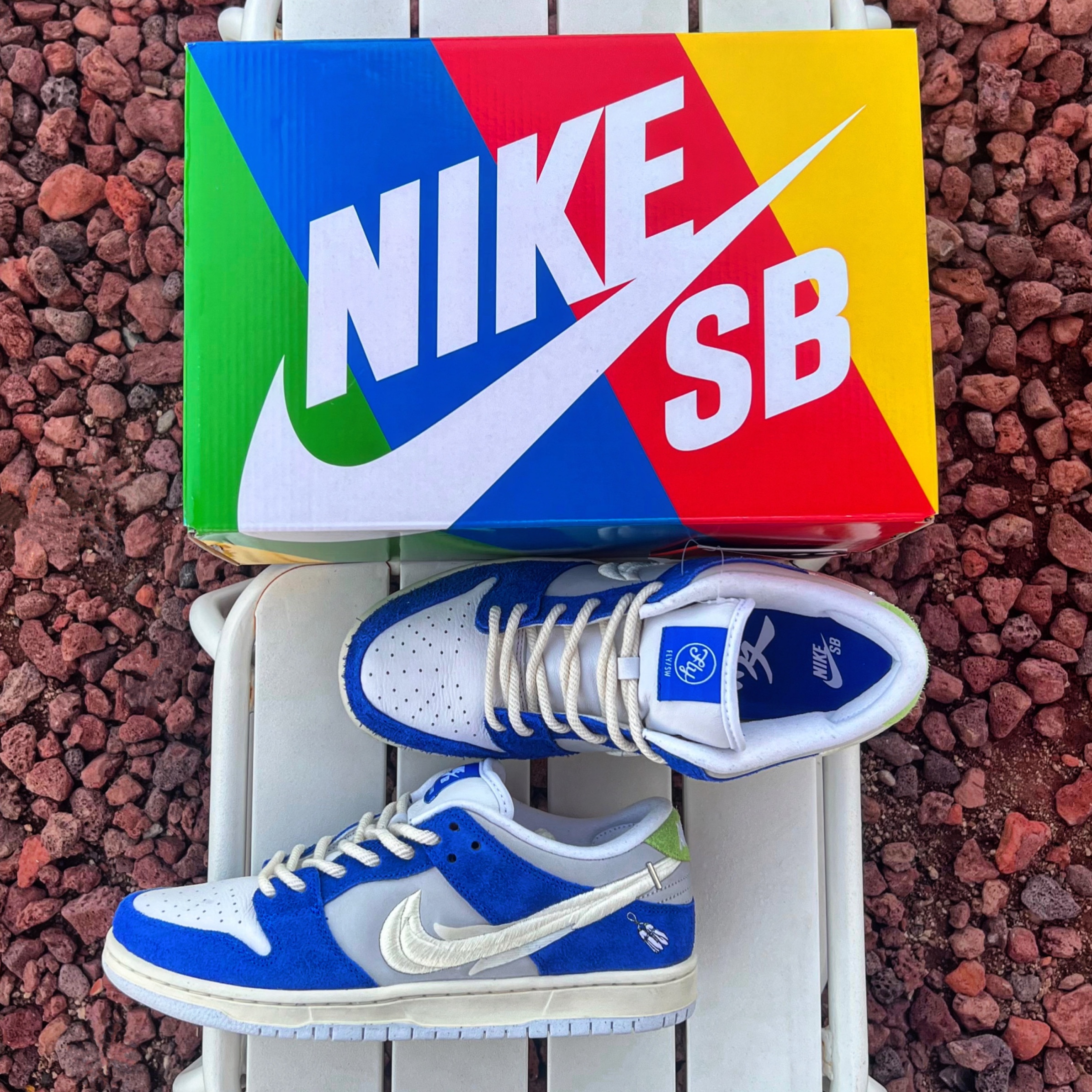 Nike x Fly Streetwear SB Dunk Low Pro Gardenia 착용 스타일