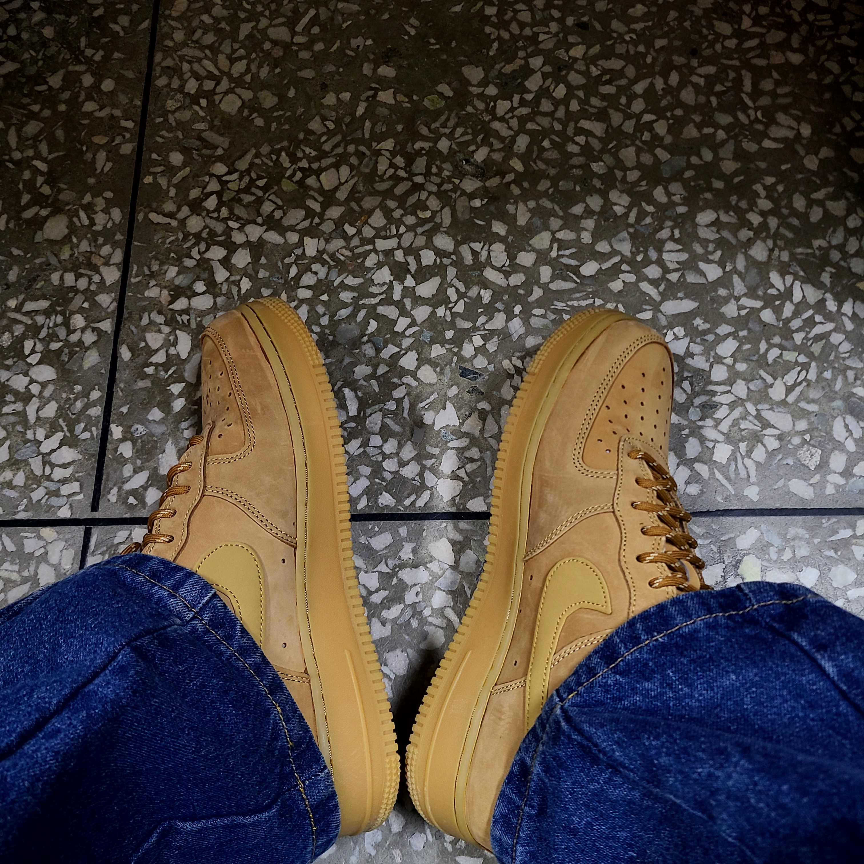 Nike Air Force 1 '07 WB Flax 착용 스타일