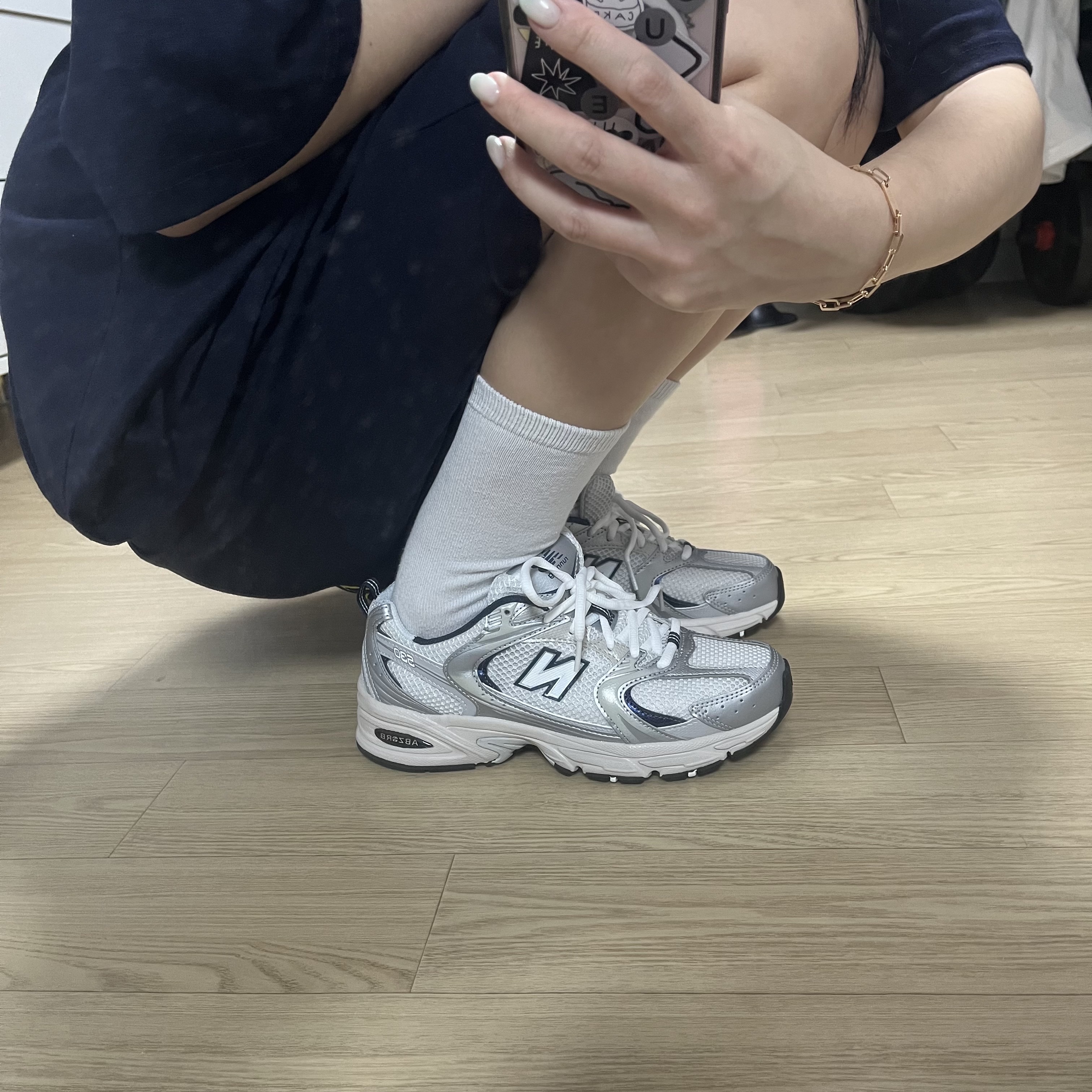 New Balance 530 Steel Grey 착용 스타일