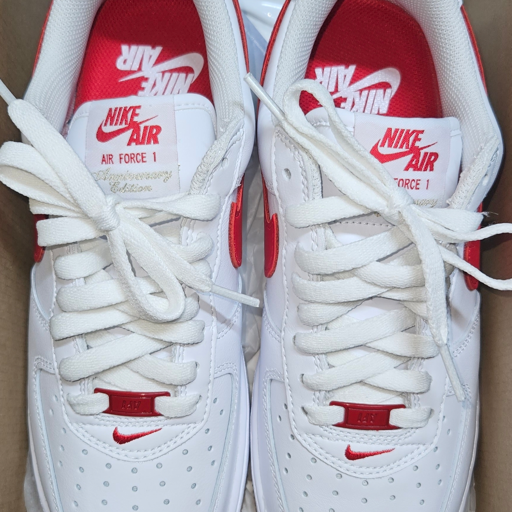 Nike Air Force 1 Low Retro Color of the Month University Red 착용 스타일