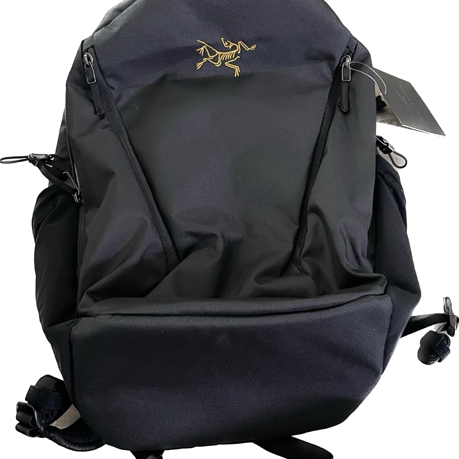 Arc'teryx Mantis 26 Backpack Black 착용 스타일