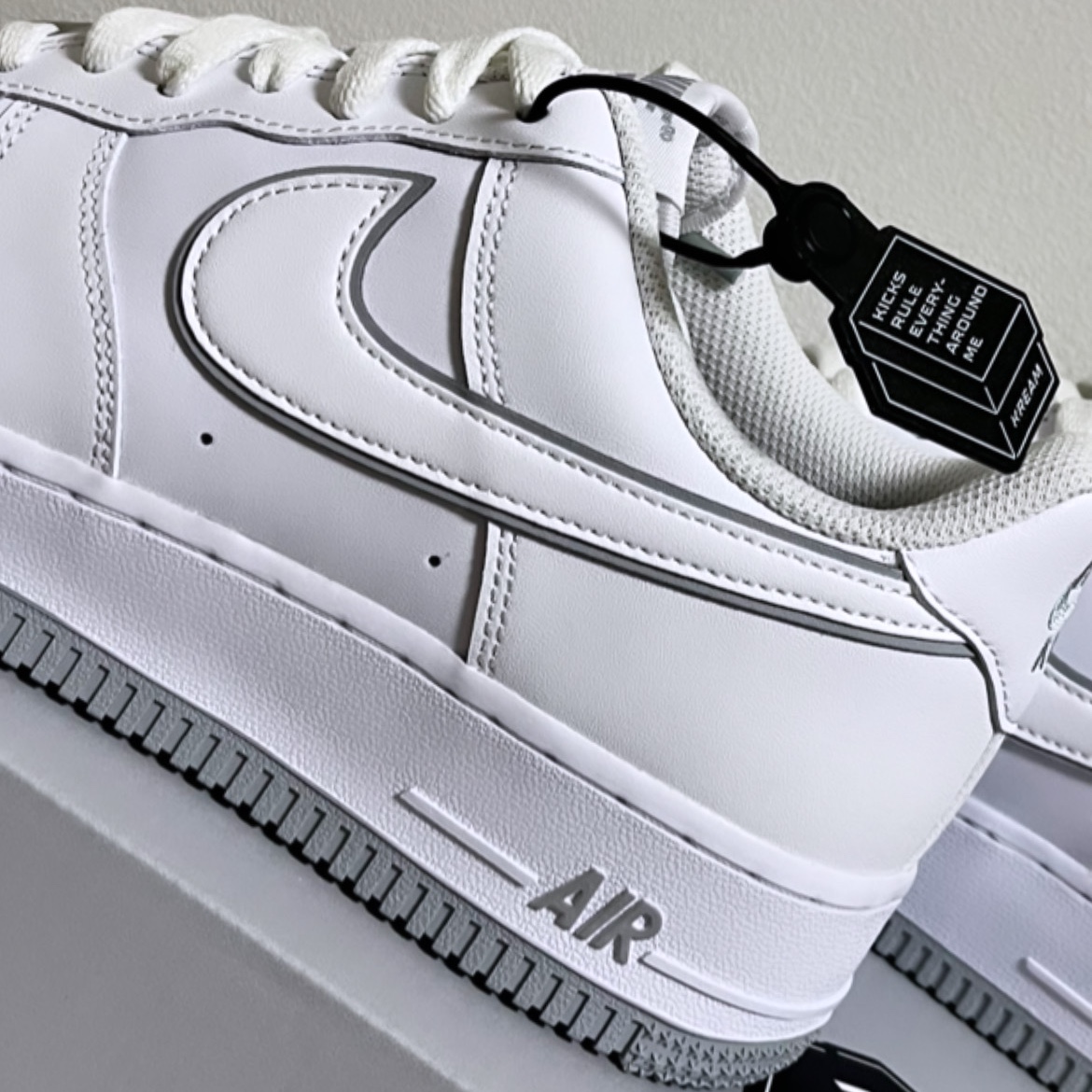 Nike Air Force 1 '07 White Wolf Grey 착용 스타일 - 1