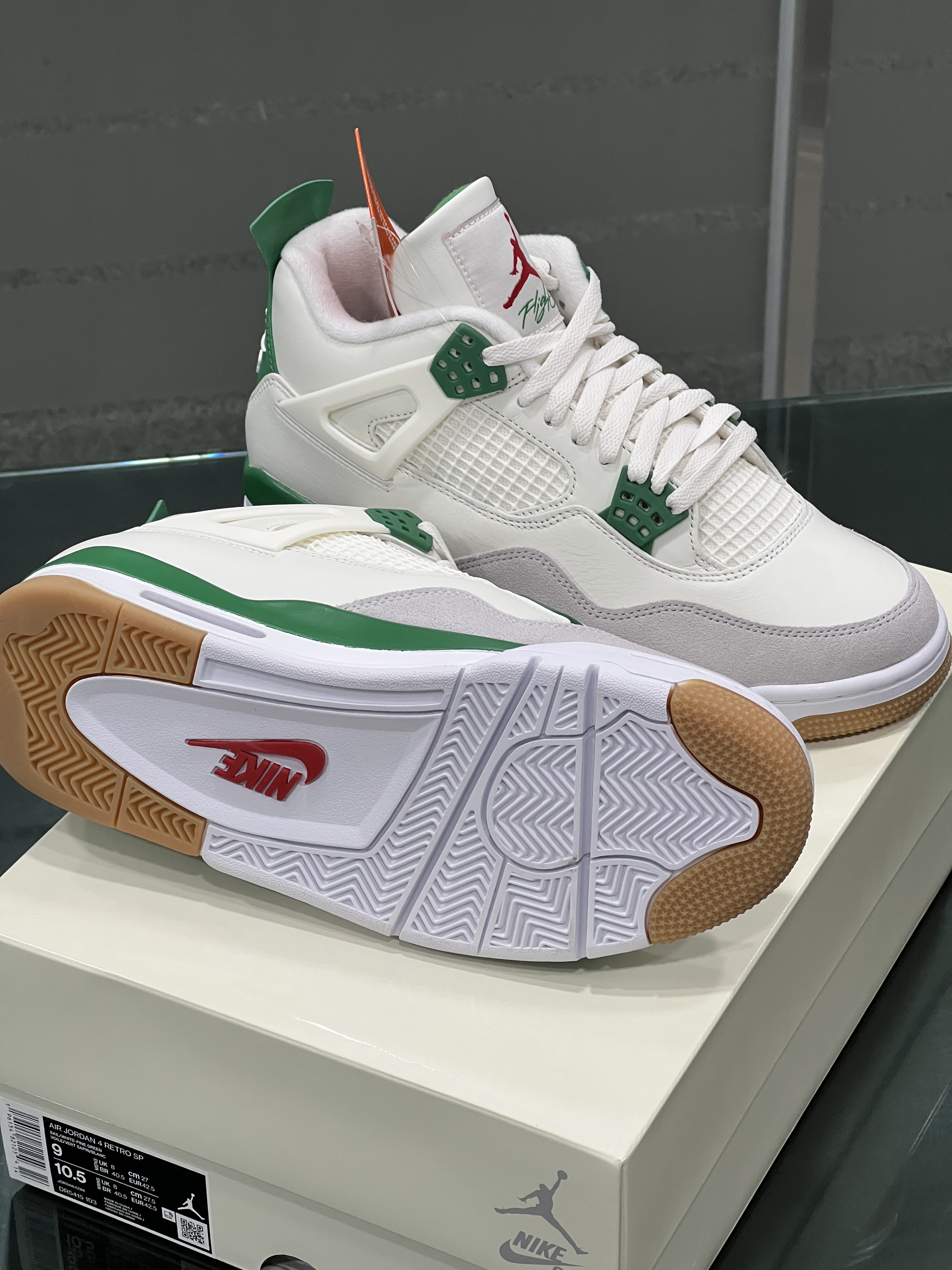 Jordan 4 x Nike SB Retro SP Pine Green 착용 스타일 - 2