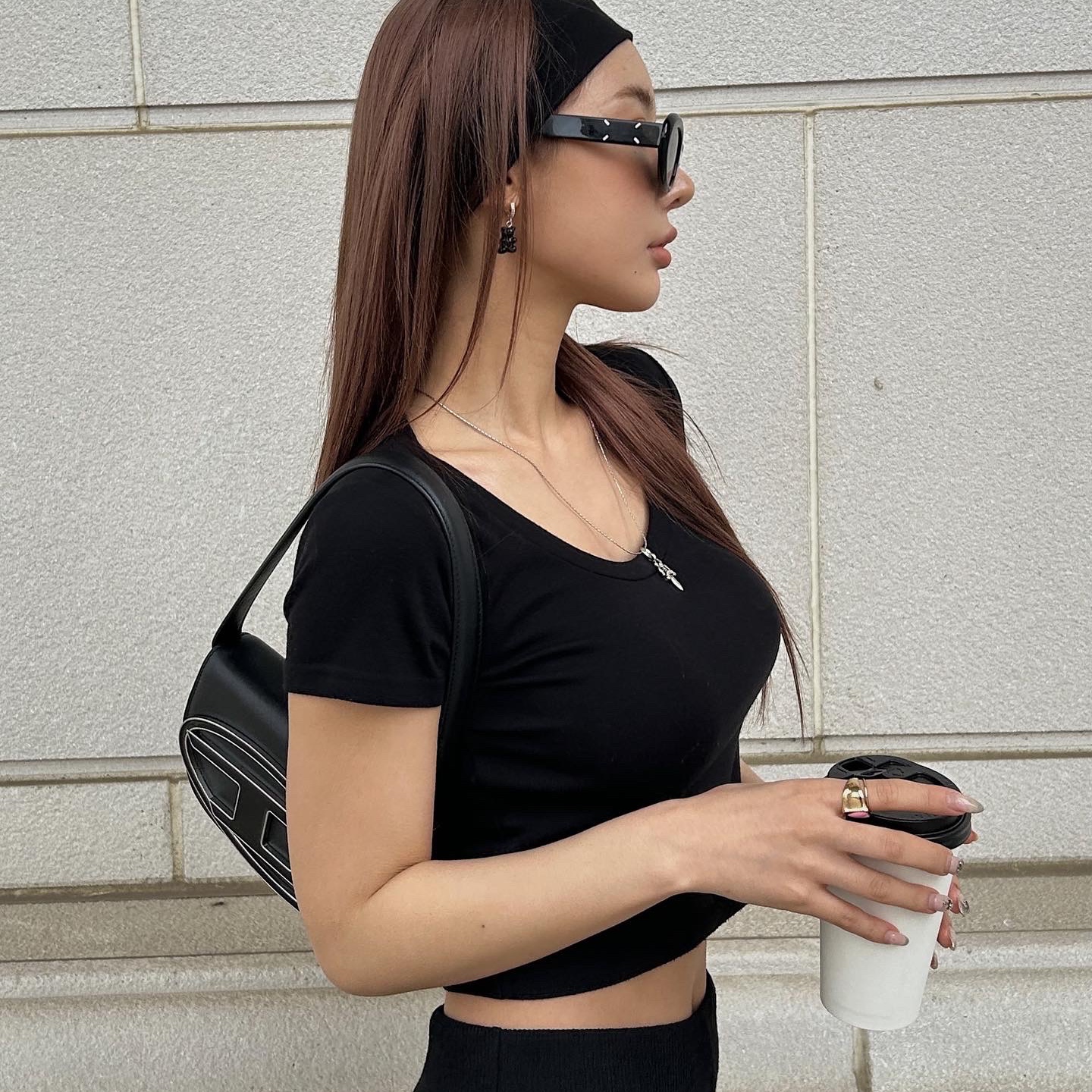 Gentle Monster x Maison Margiela MM005 Black Black 착용 스타일 - 2