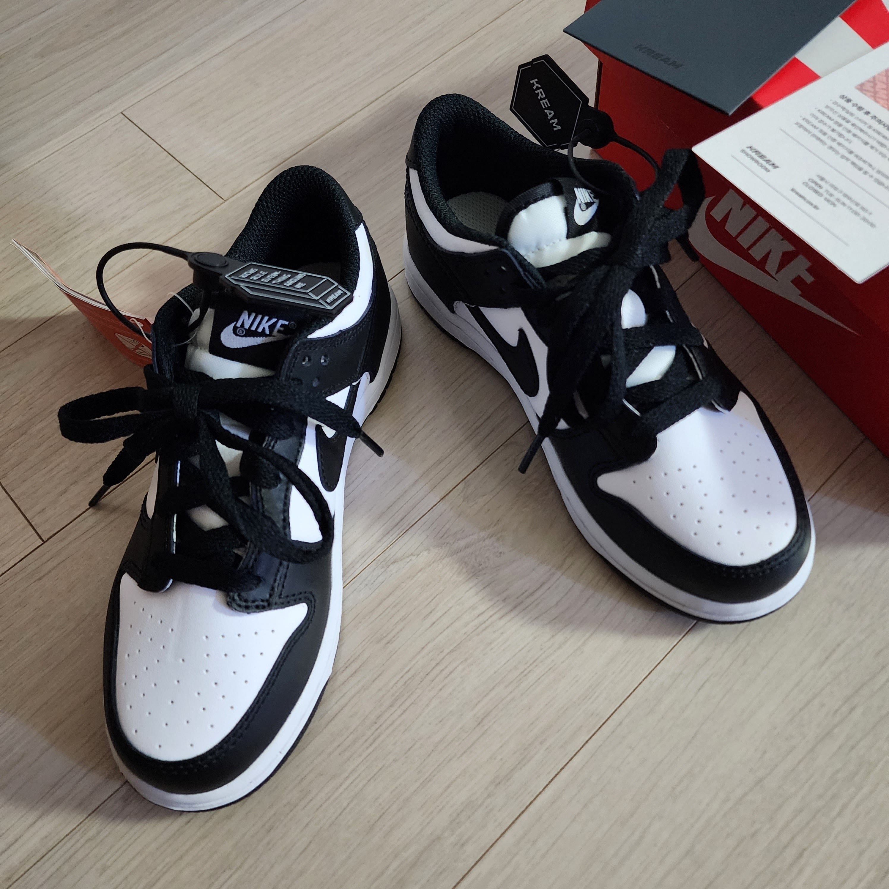 (PS) Nike Dunk Low Black, Nike x Sacai VaporWaffle Black and Gum 착용 스타일 - 1