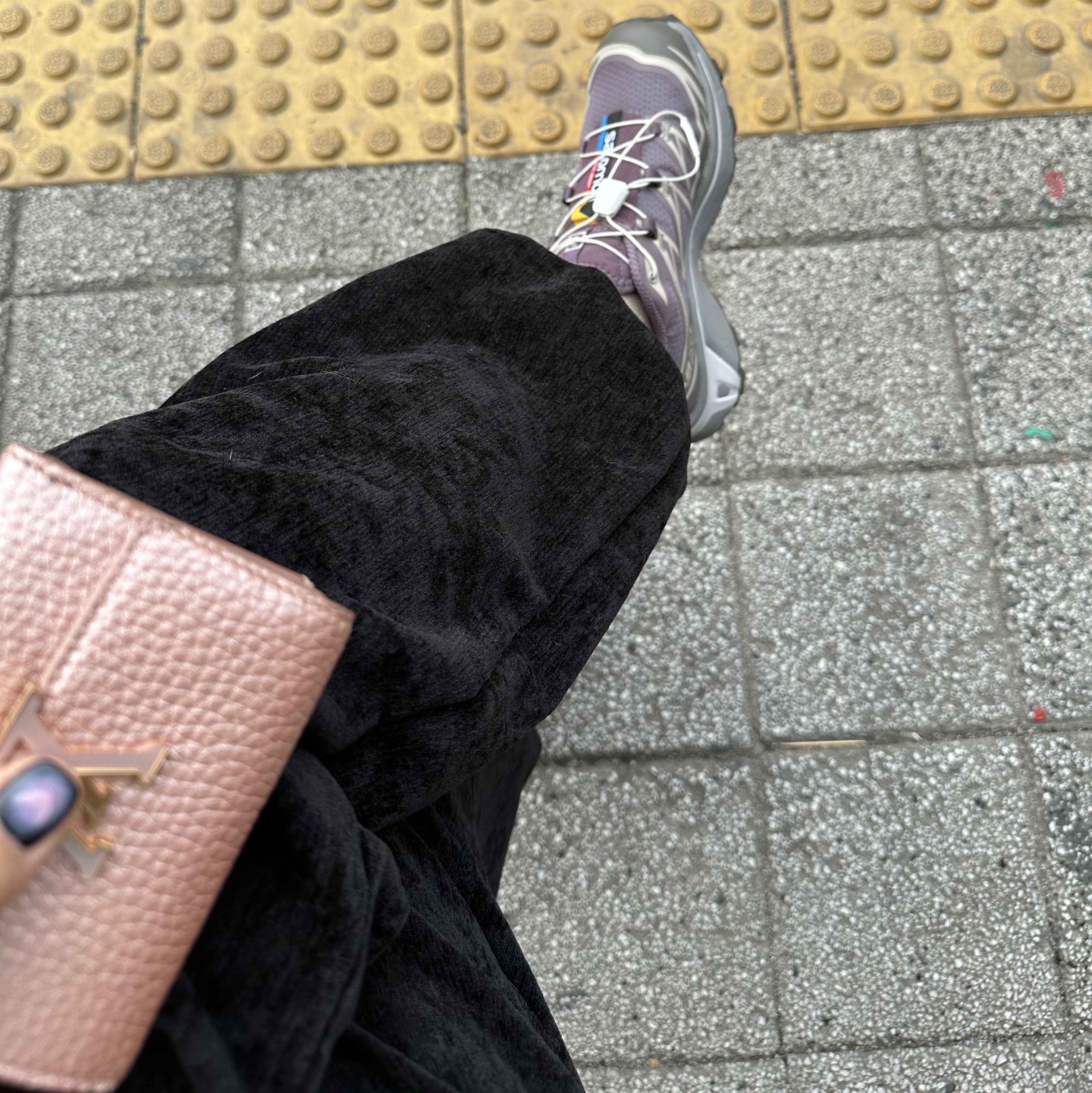 Salomon XT-6 Moonscape Plum Kitten 착용 스타일